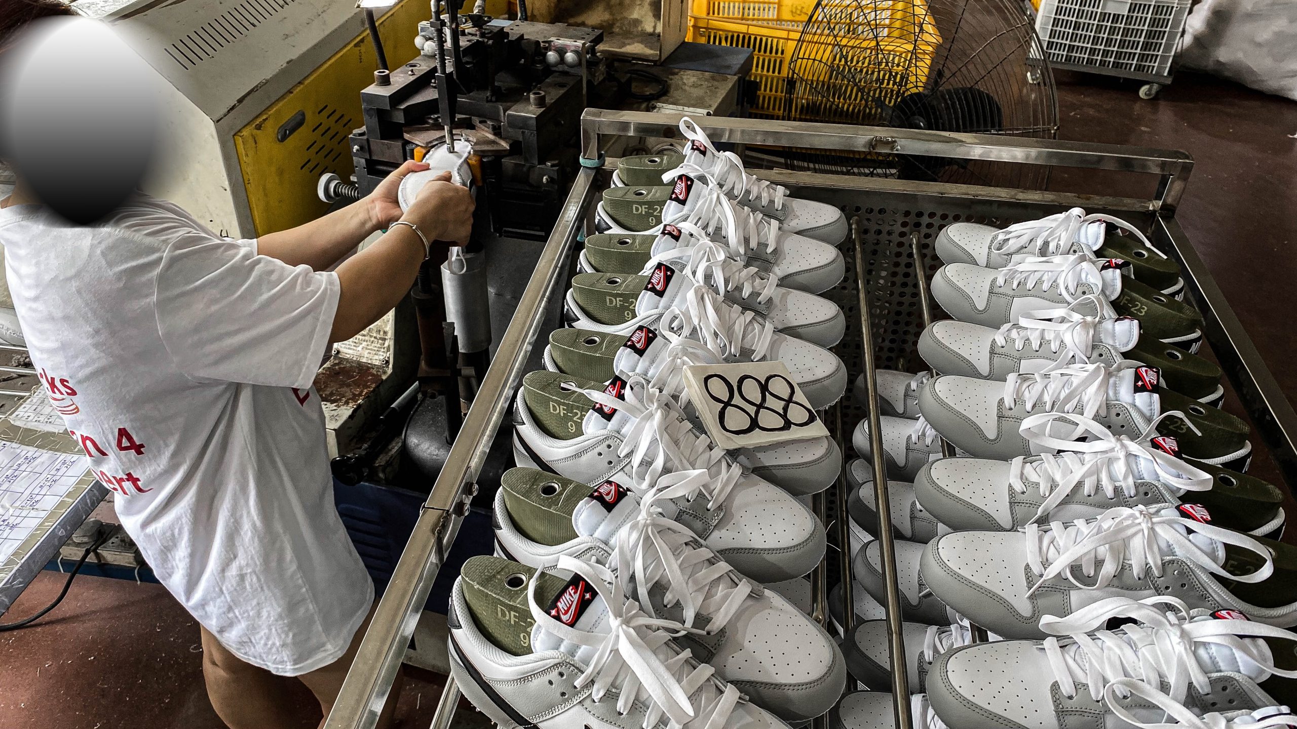 Nike Dunk Low SE Jackpot