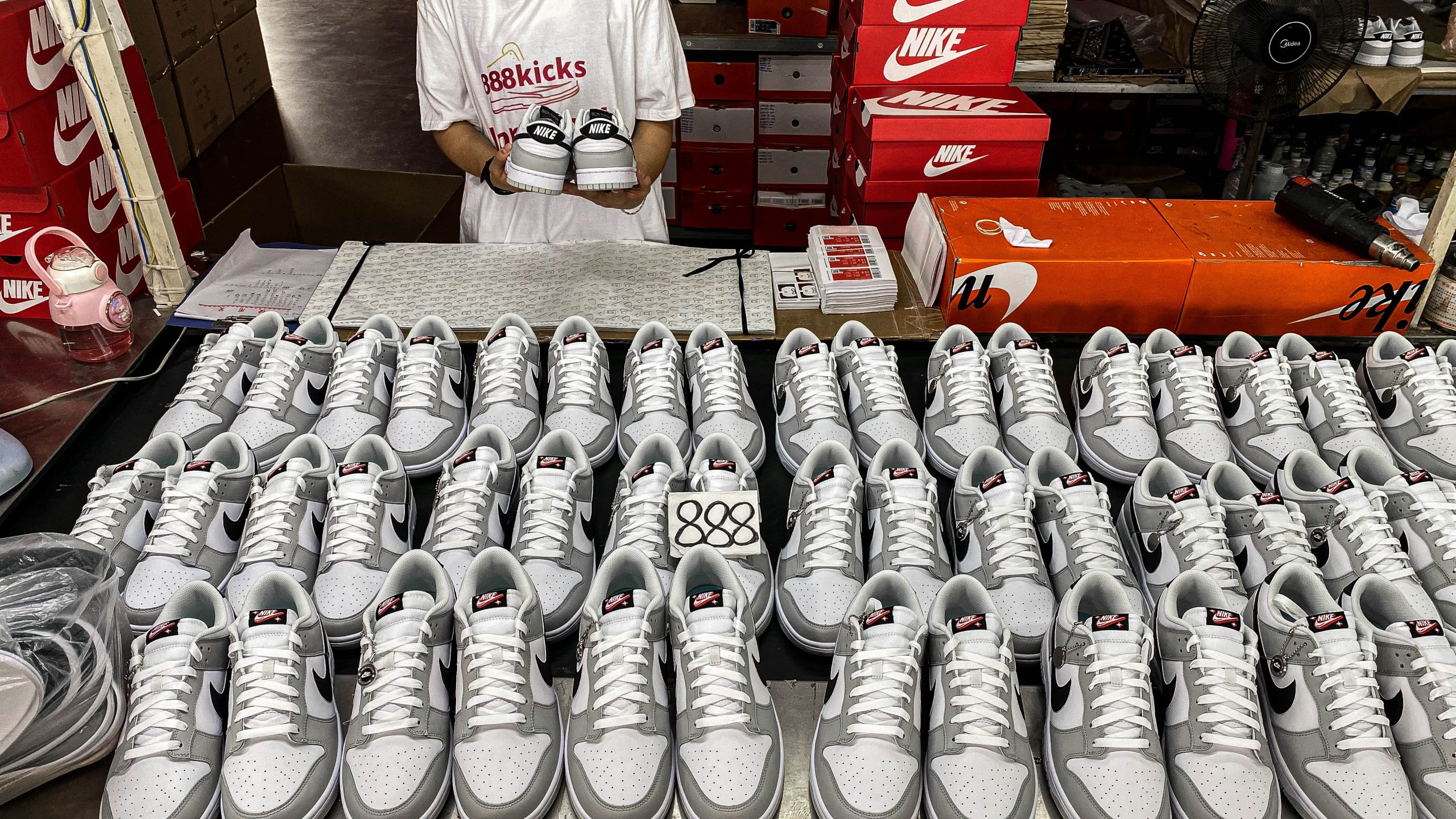 Nike Dunk Low SE Jackpot