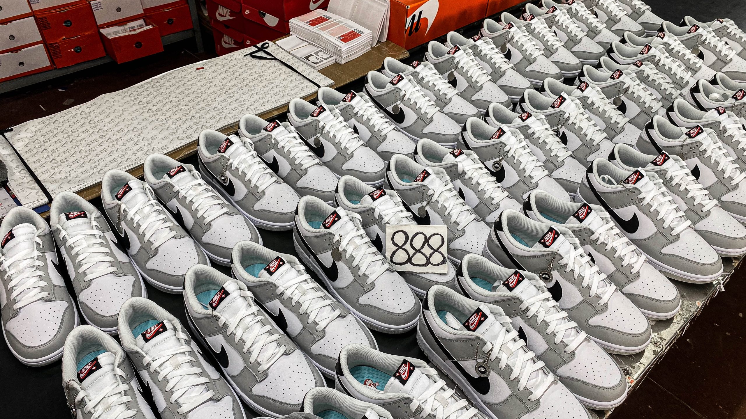 Nike Dunk Low SE Jackpot