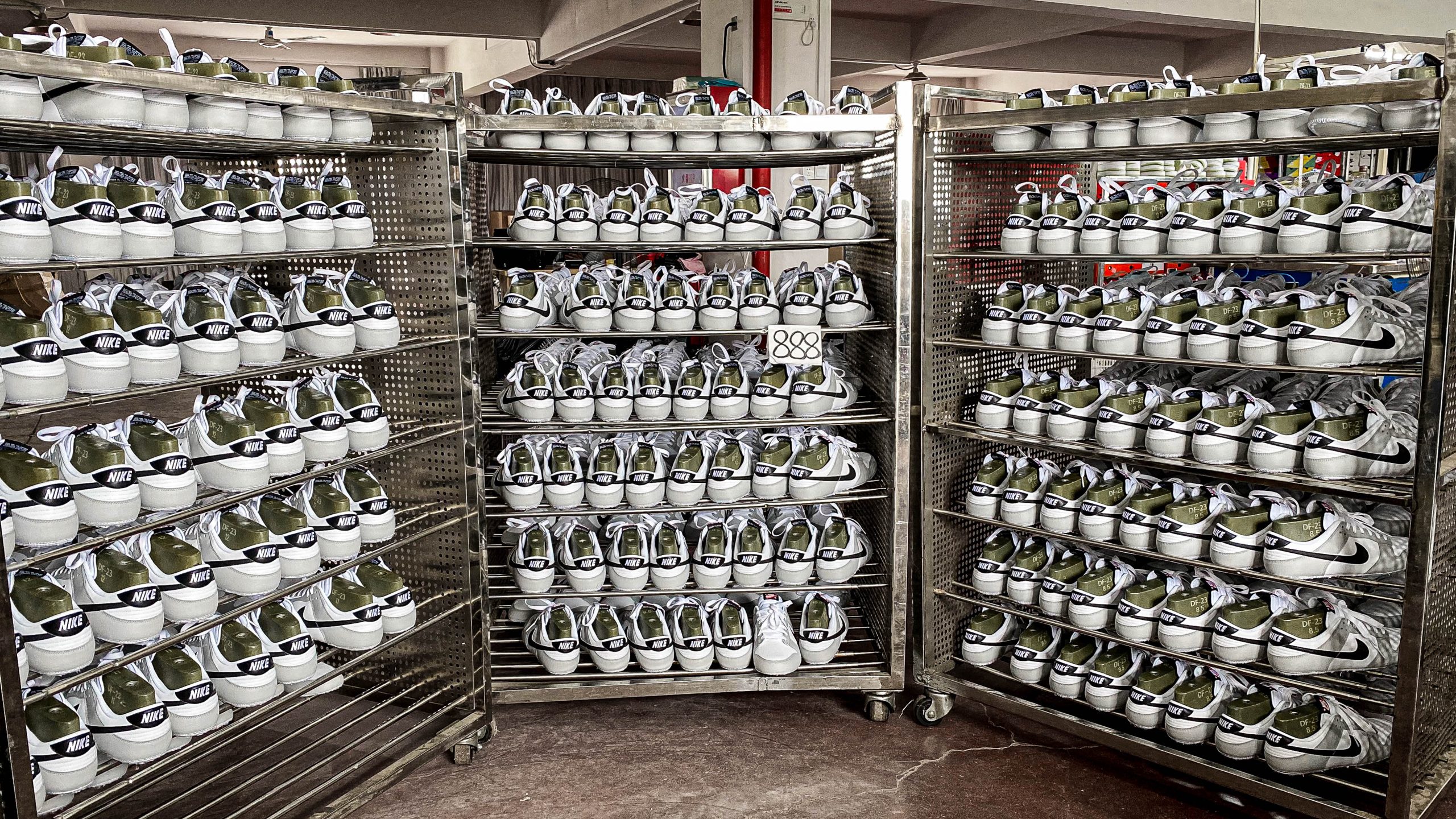 Nike Dunk Low SE Jackpot