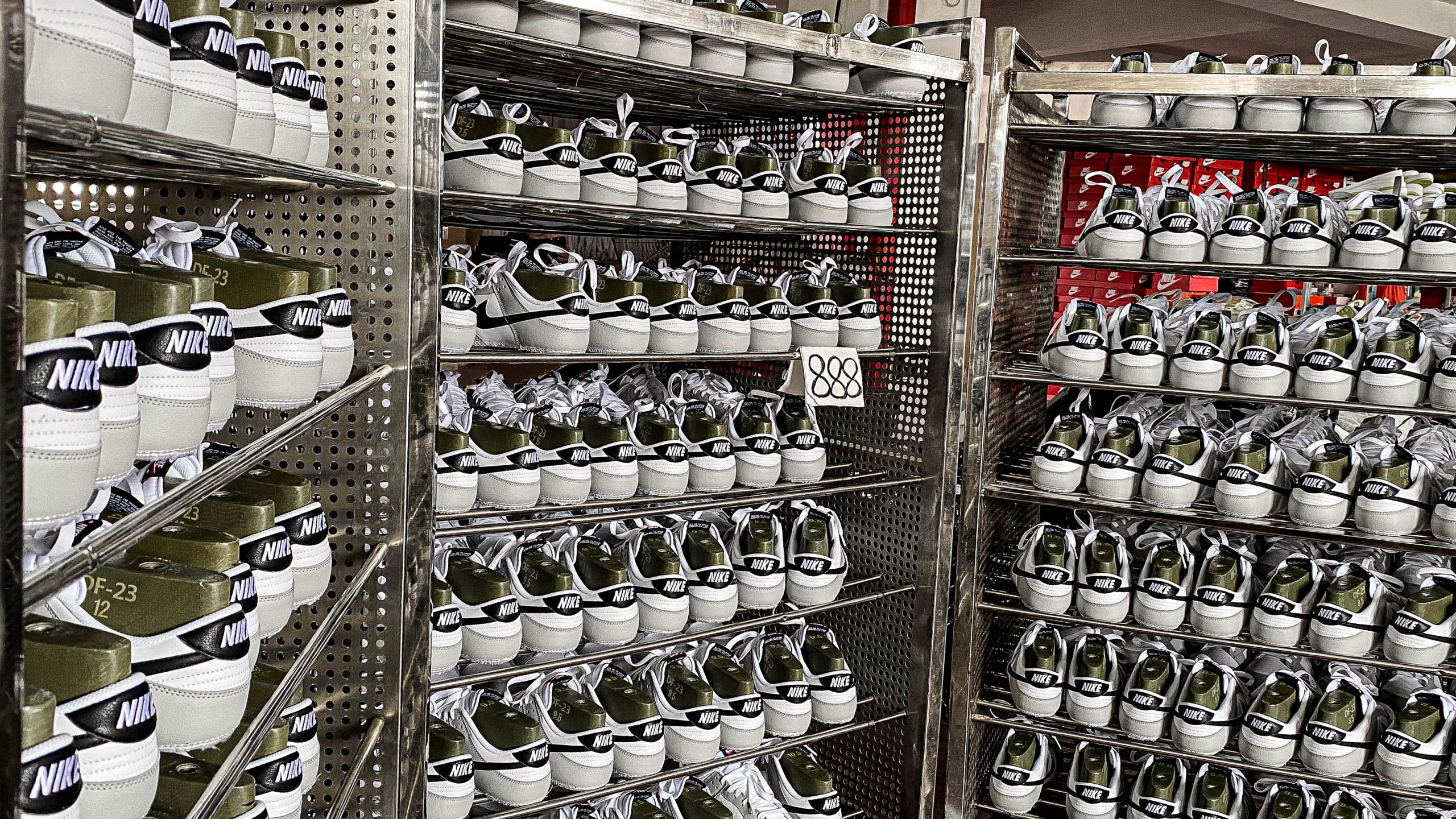 Nike Dunk Low SE Jackpot