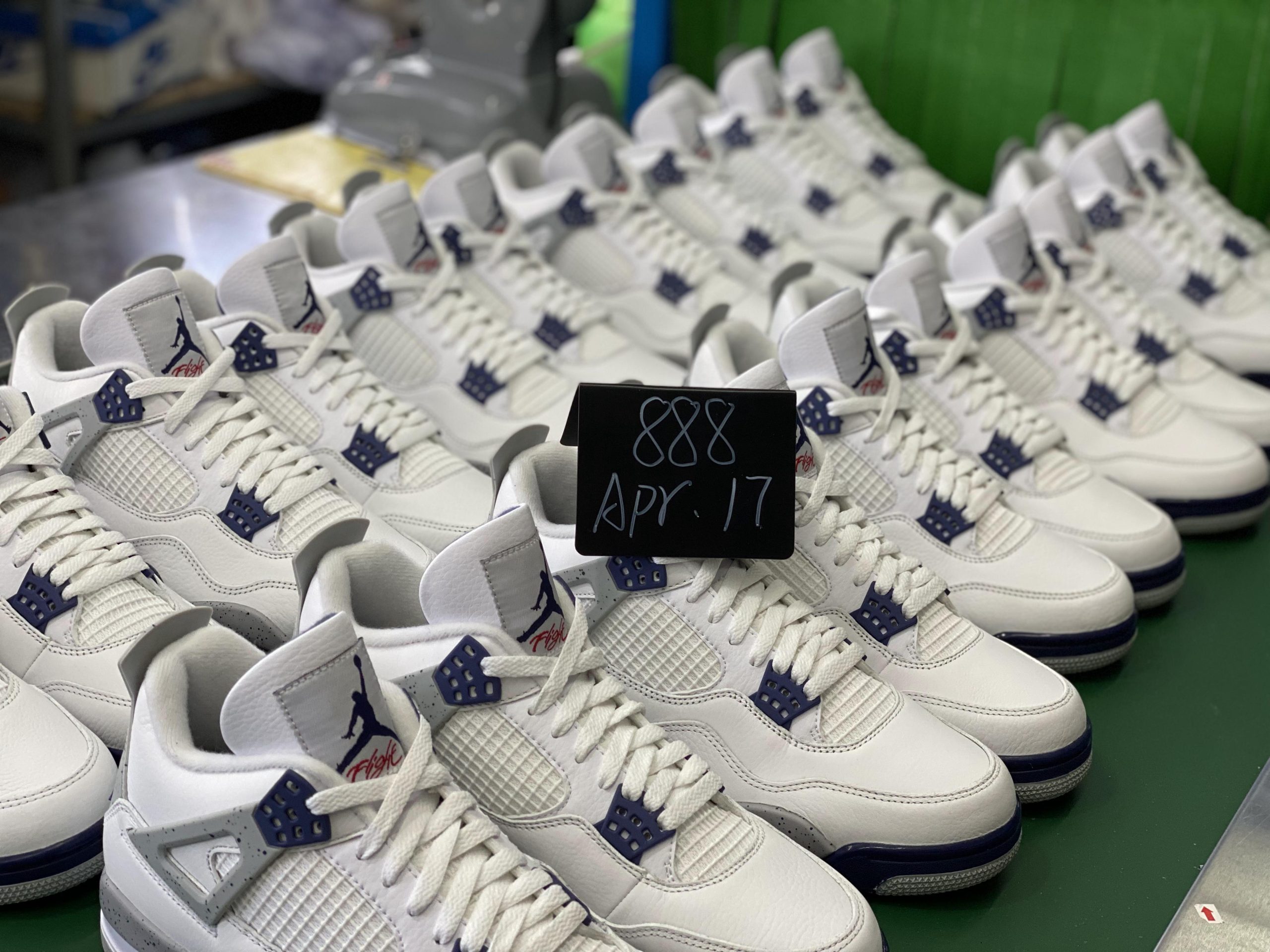 Jordan 4 Retro White Midnight Navy