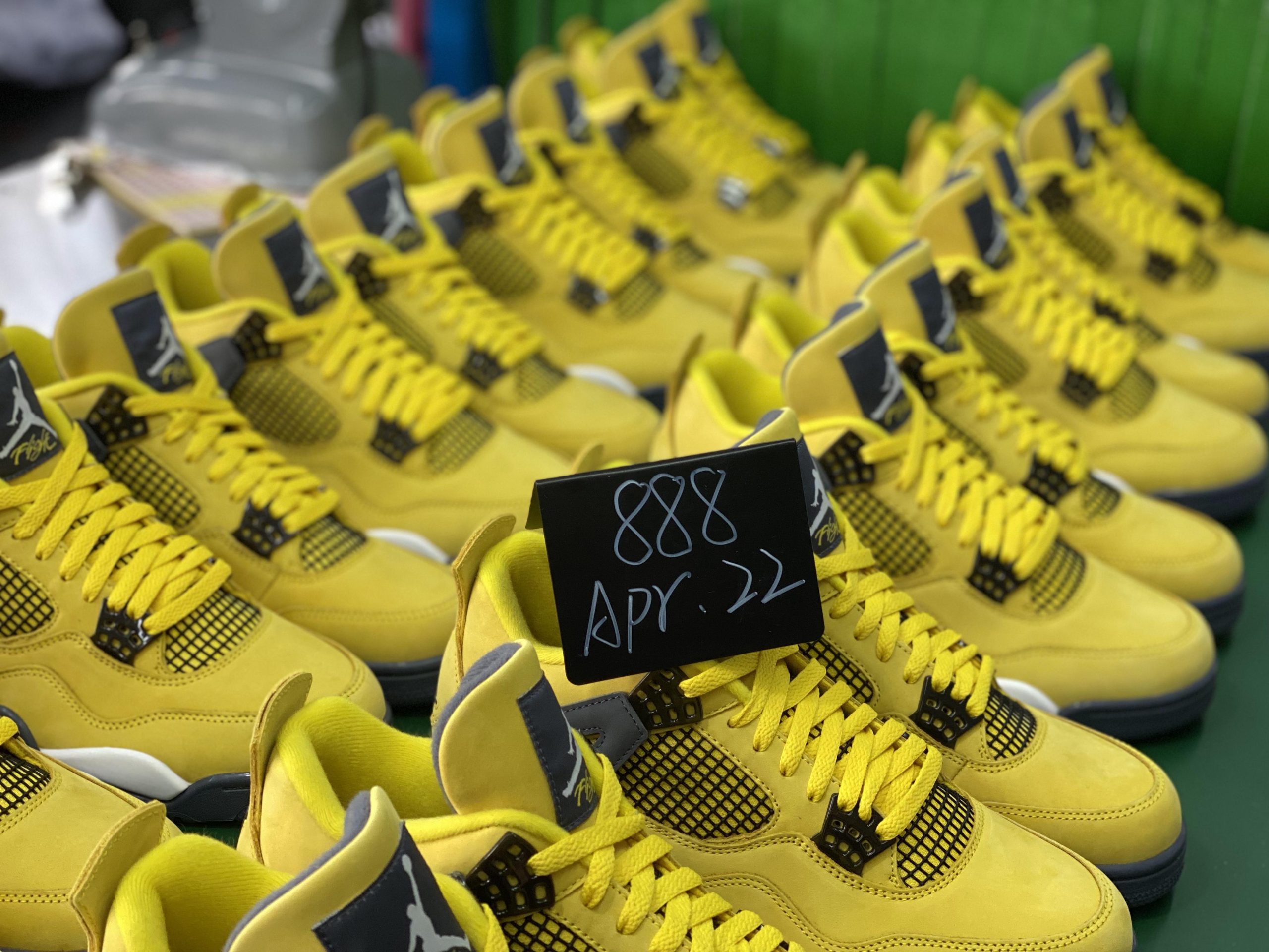 Jordan 4 Retro Lightning 2021