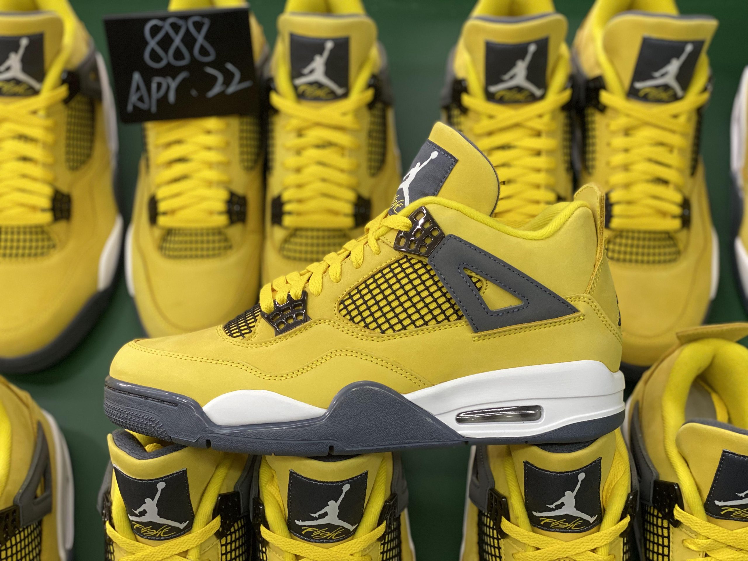 Jordan 4 Retro Lightning 2021