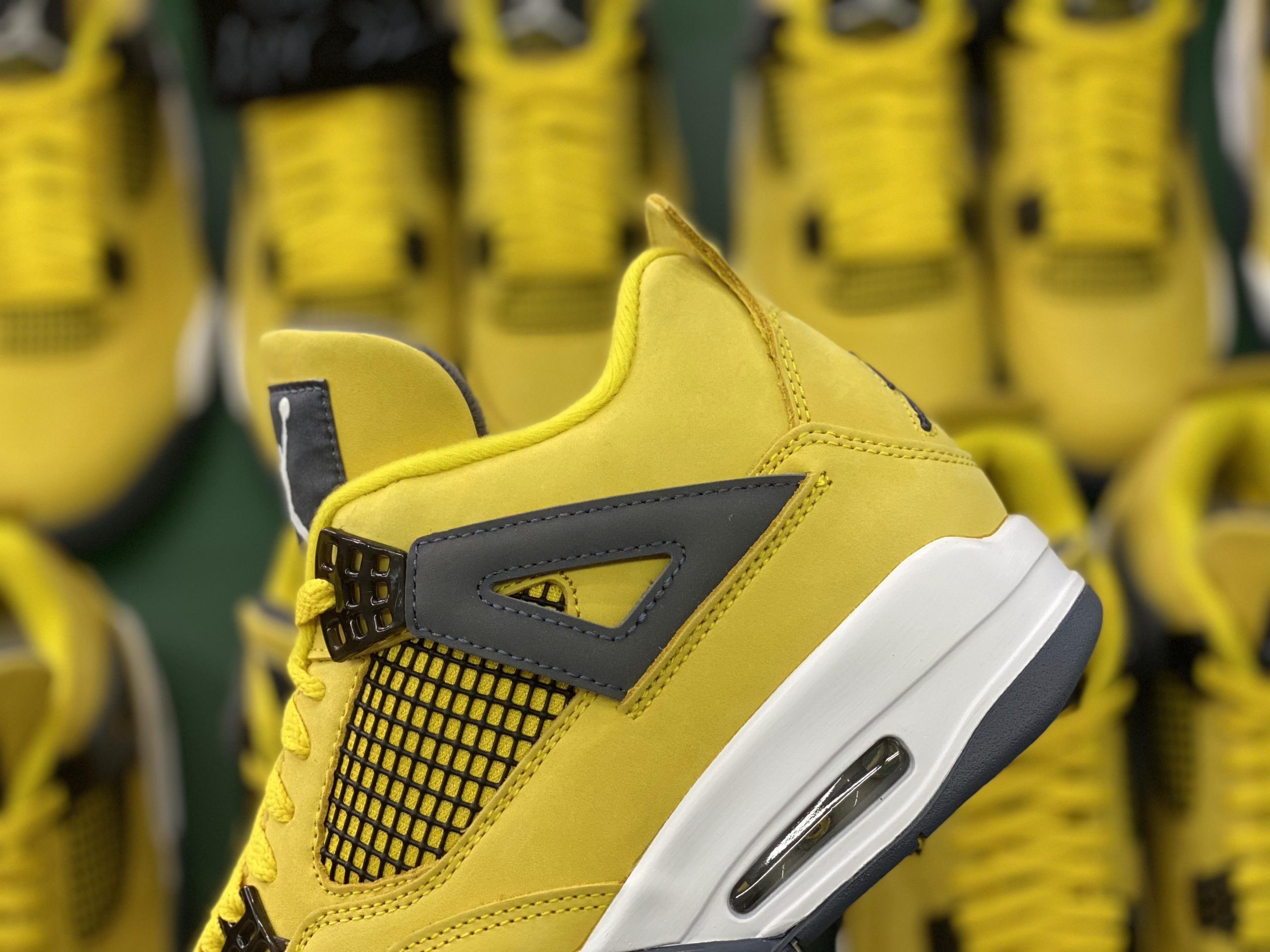 Jordan 4 Retro Lightning 2021