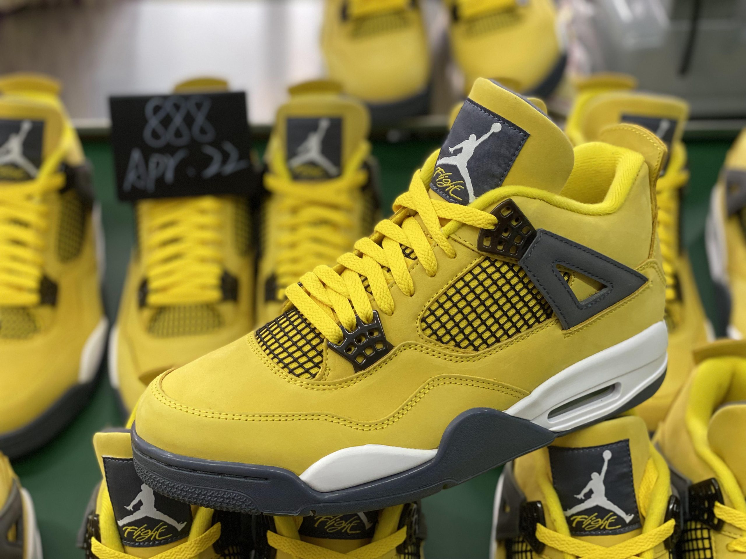 Jordan 4 Retro Lightning 2021