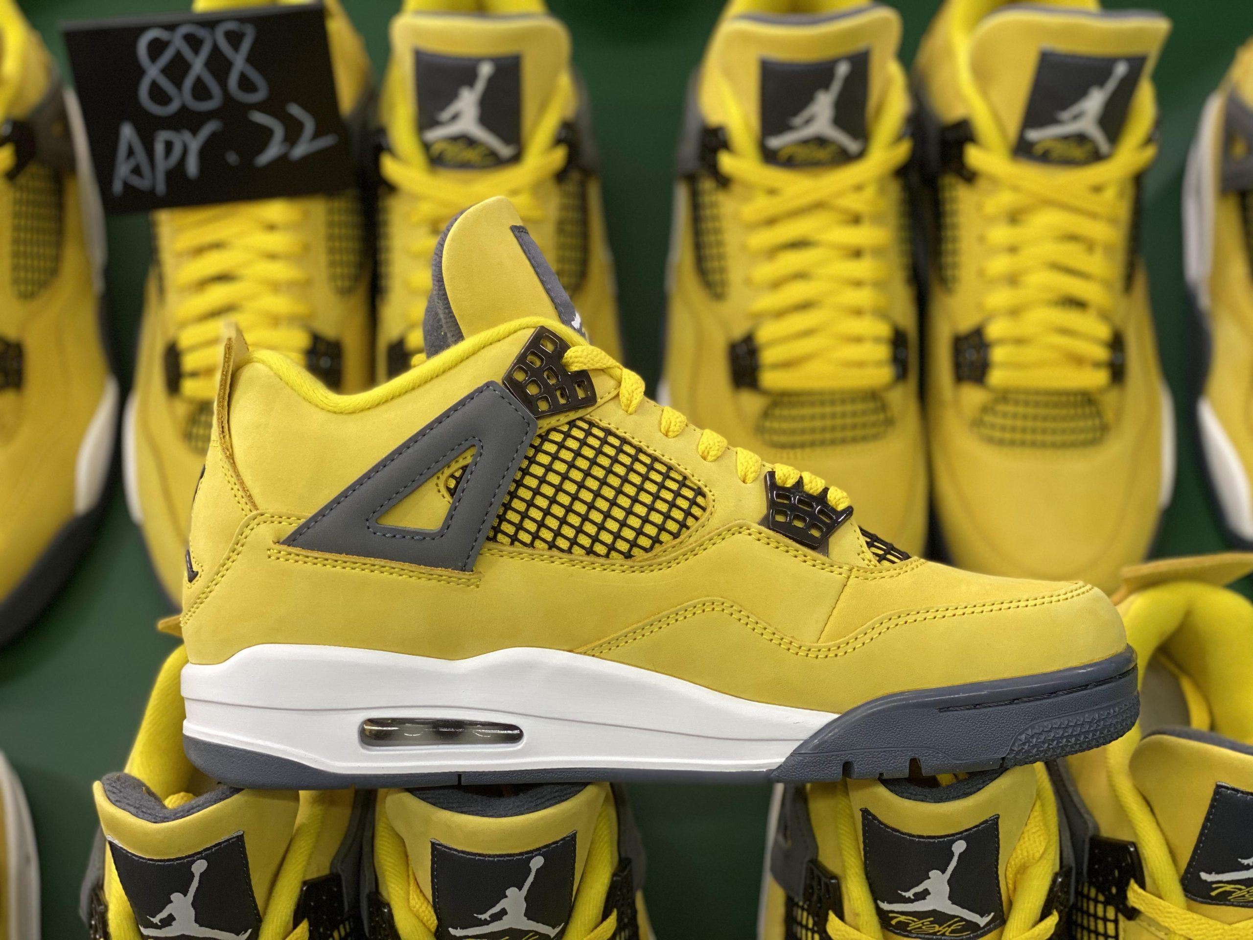 Jordan 4 Retro Lightning 2021