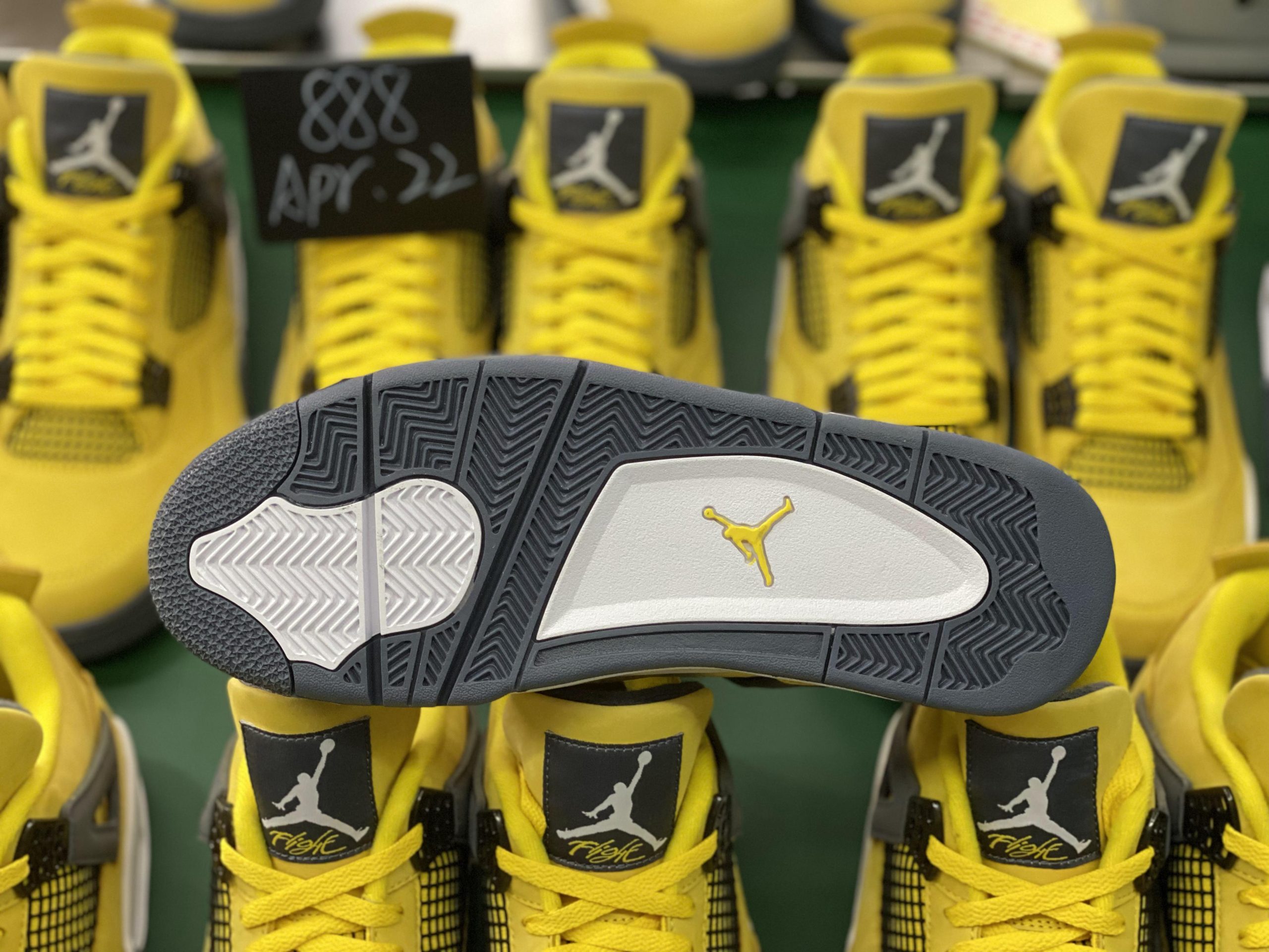 Jordan 4 Retro Lightning 2021