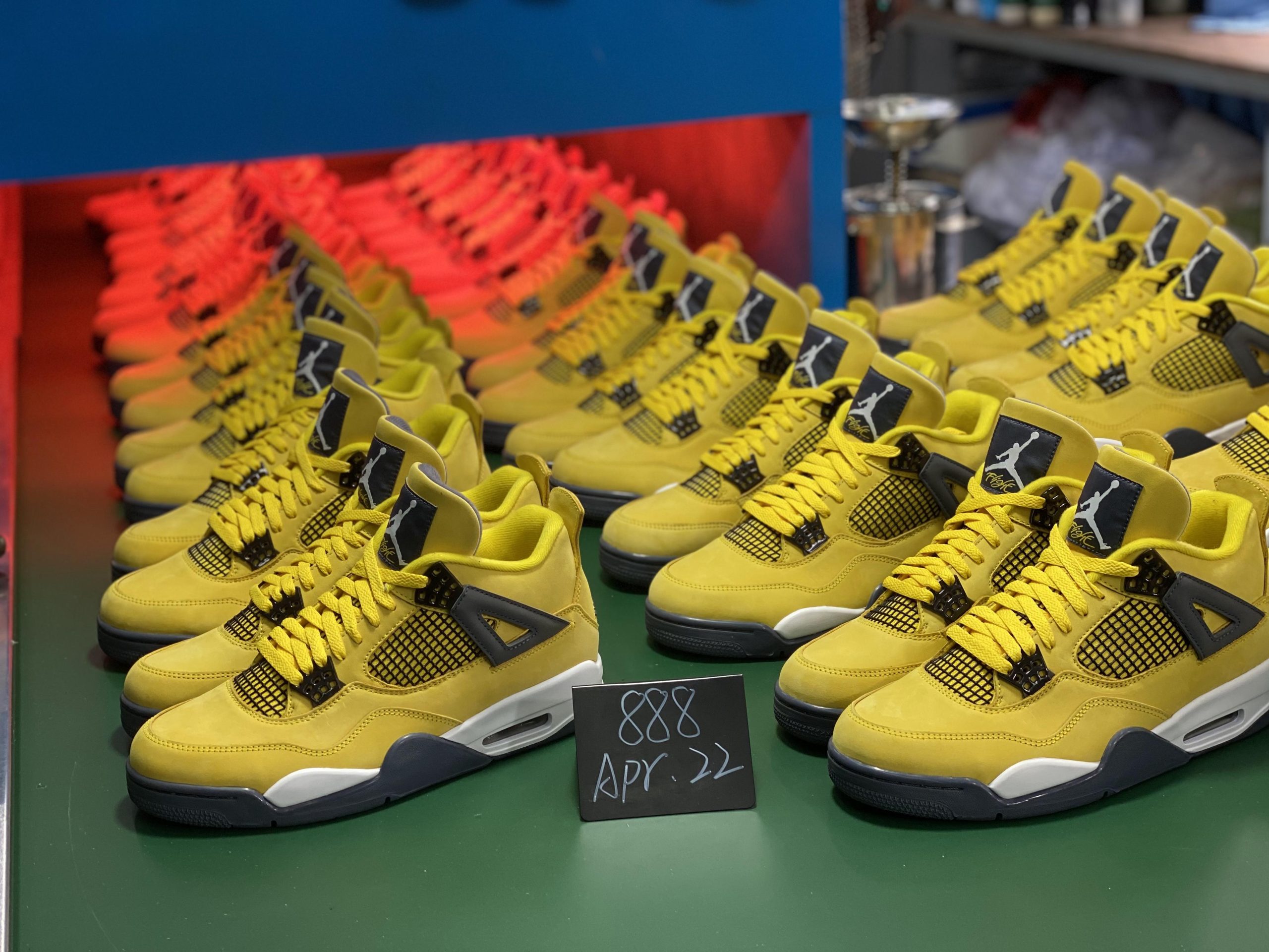 Jordan 4 Retro Lightning 2021