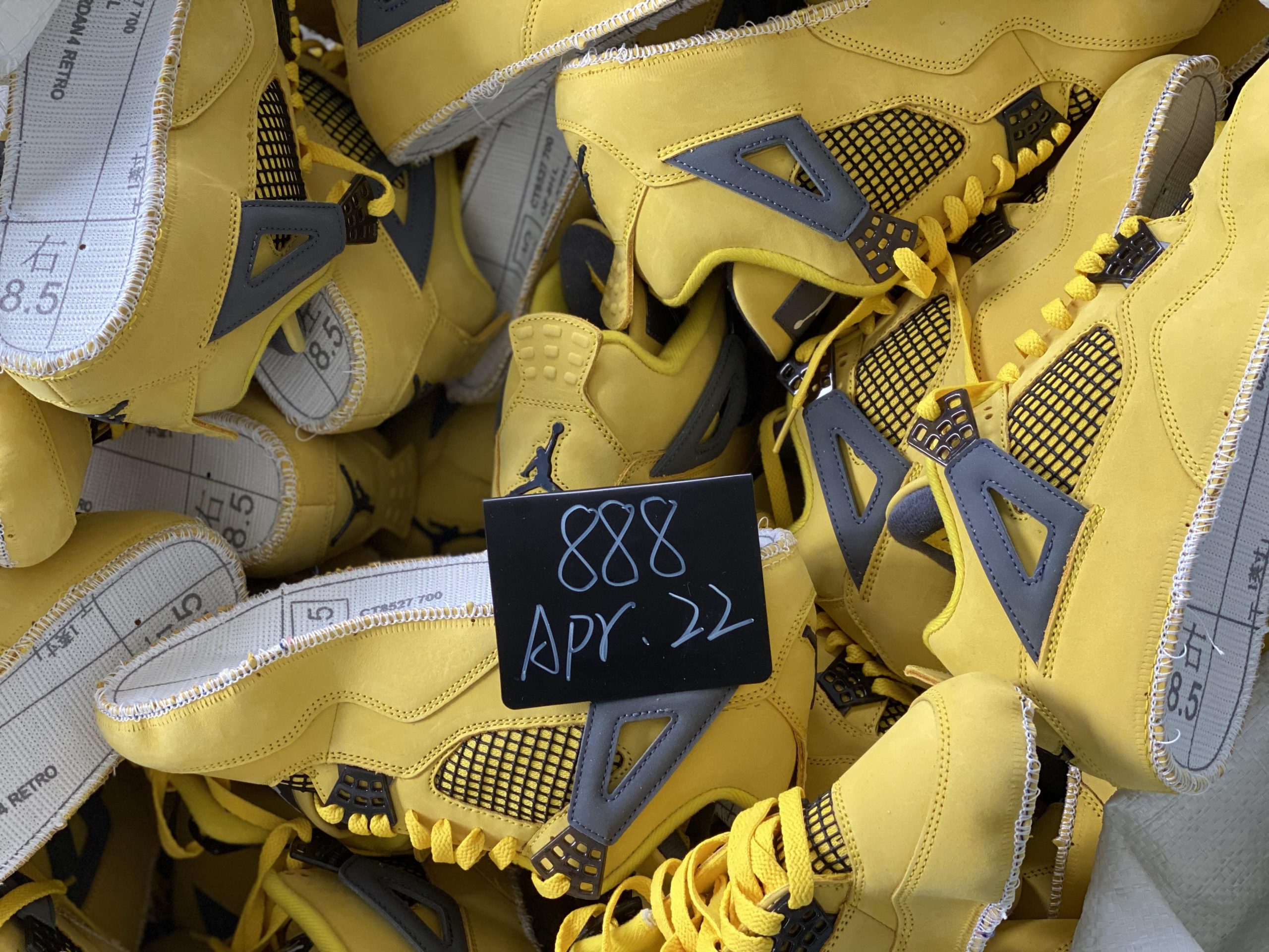 Jordan 4 Retro Lightning 2021