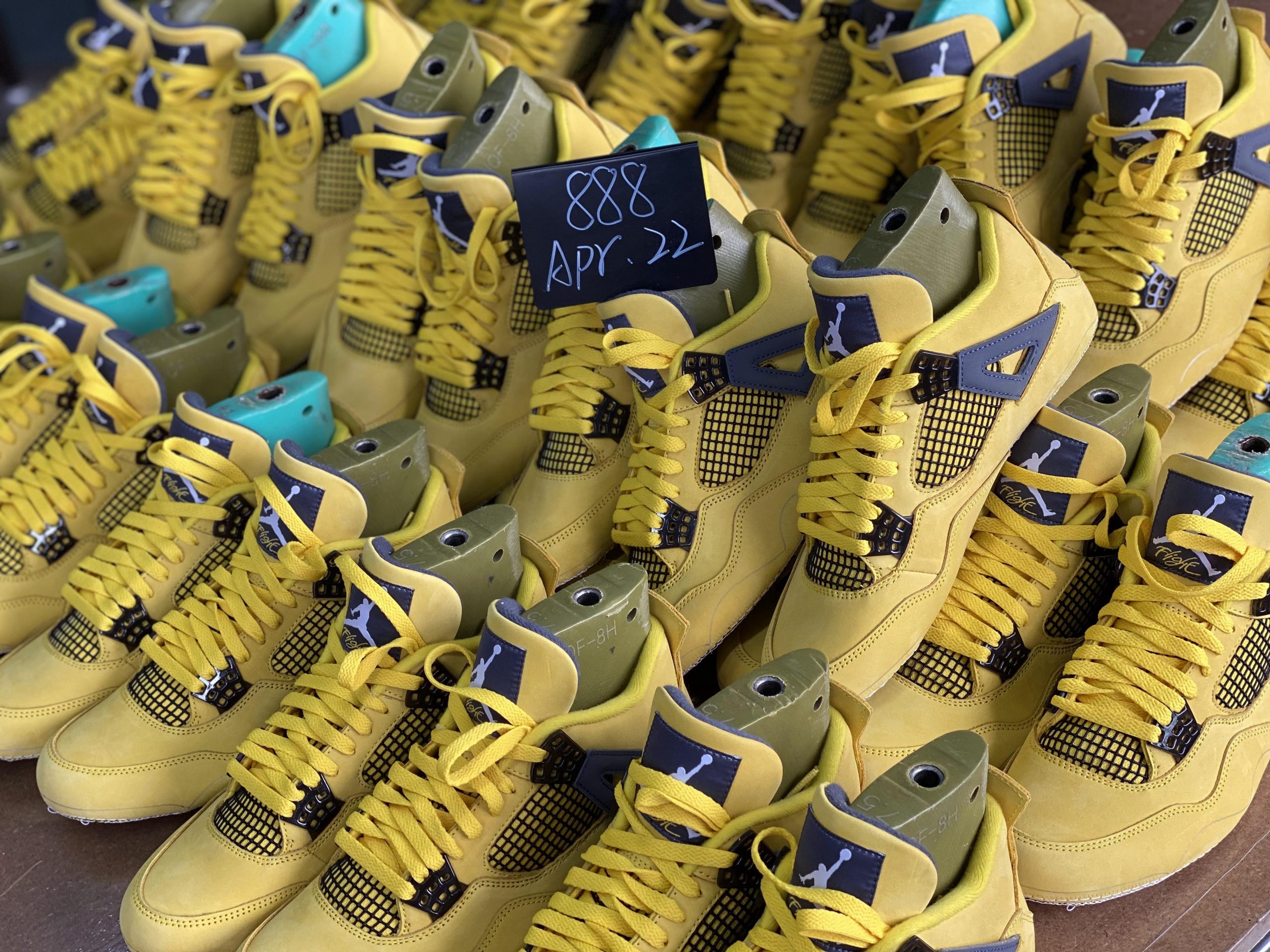 Jordan 4 Retro Lightning 2021