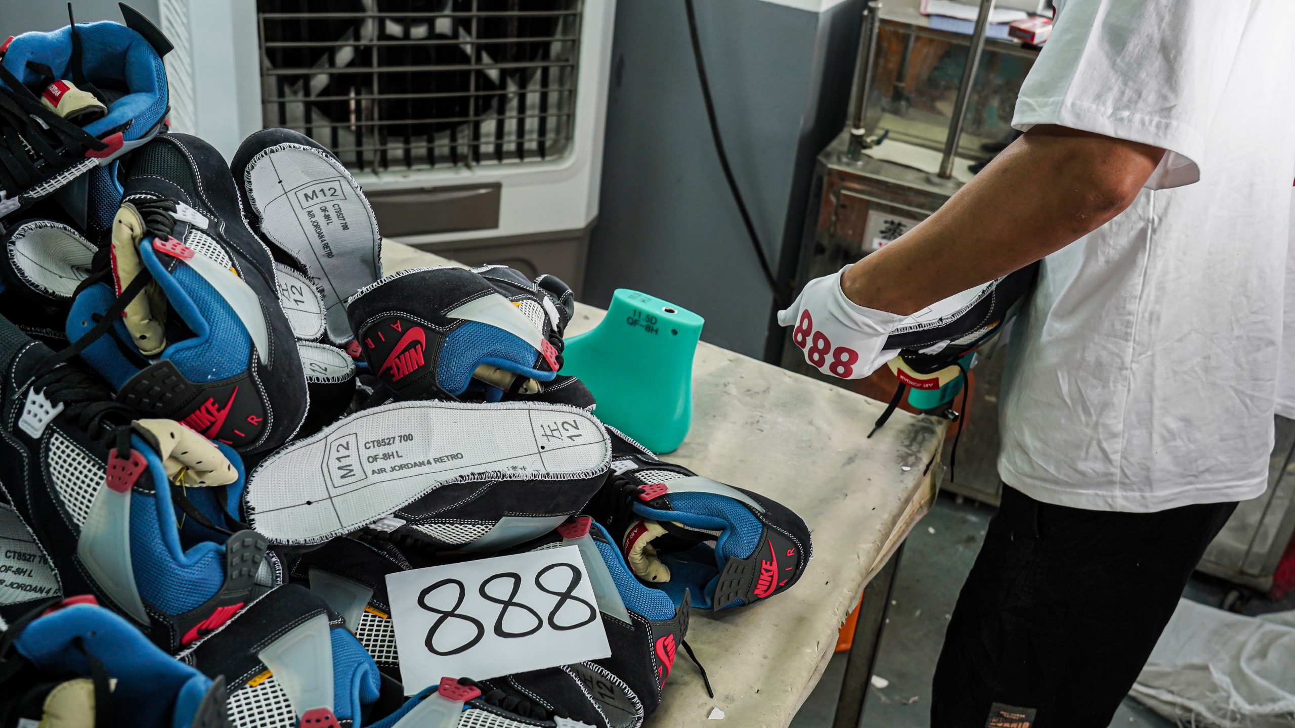 Jordan 4 Retro Union Off Noir