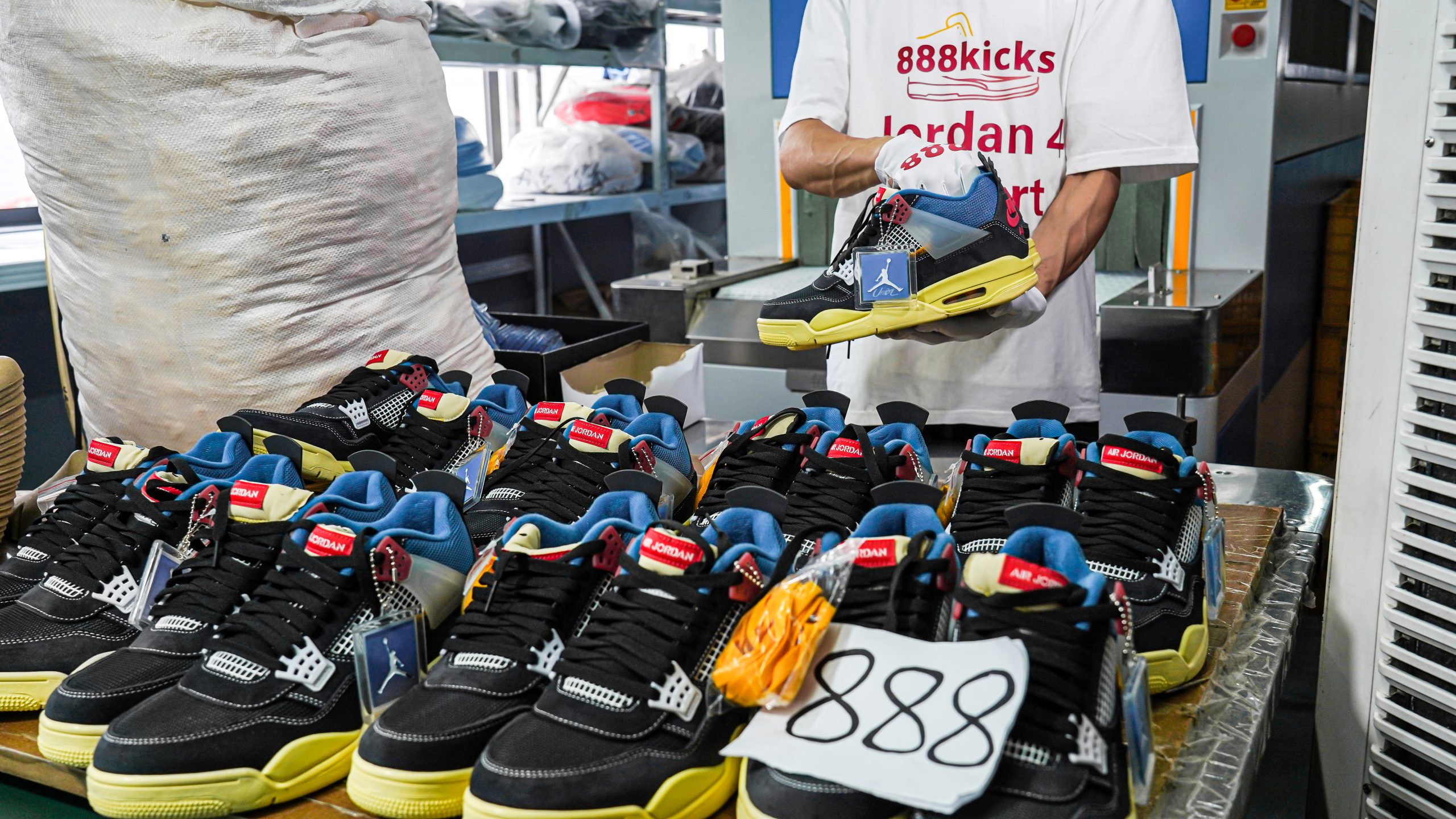 Jordan 4 Retro Union Off Noir