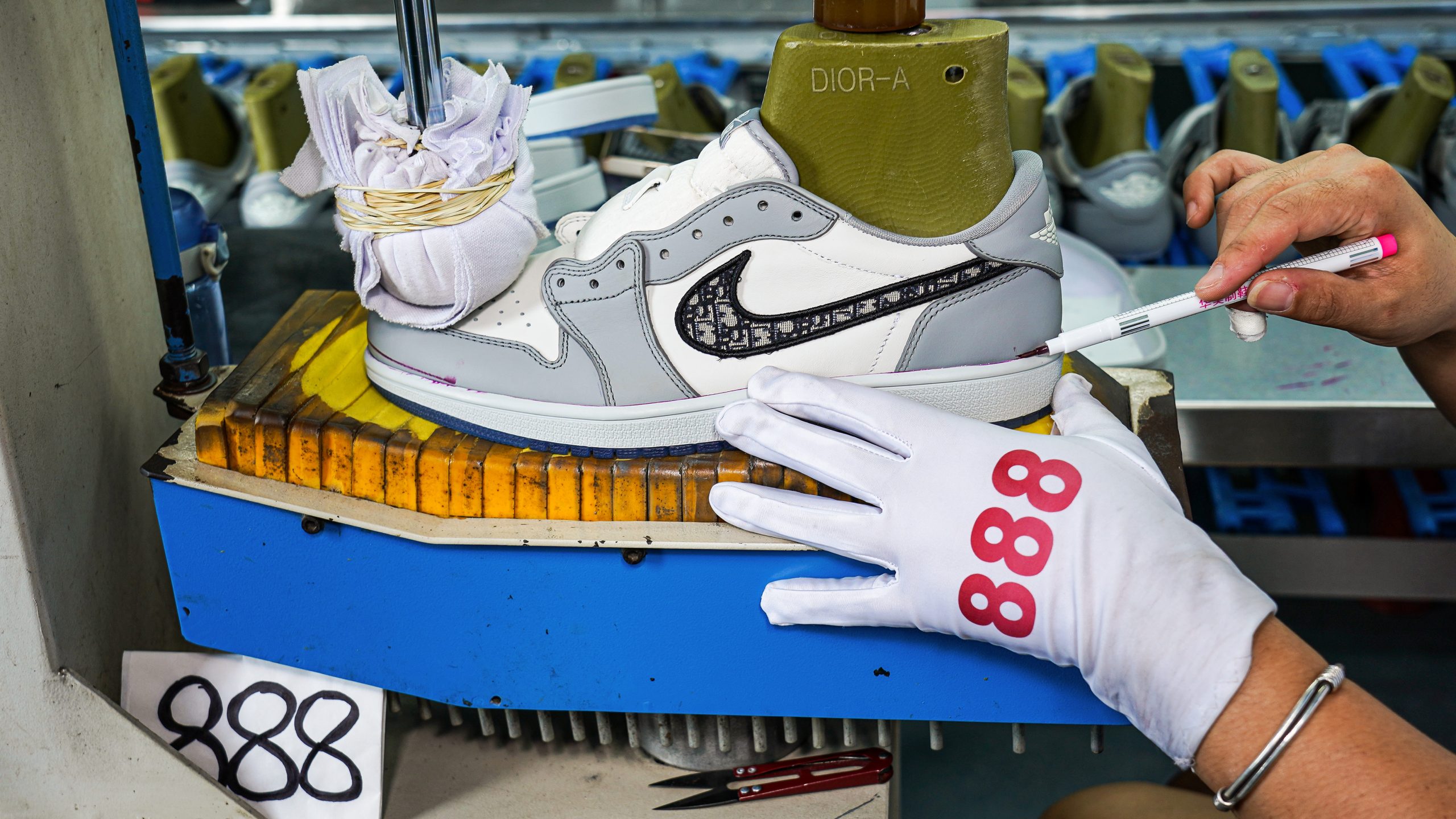 jordan 1 retro low D*or