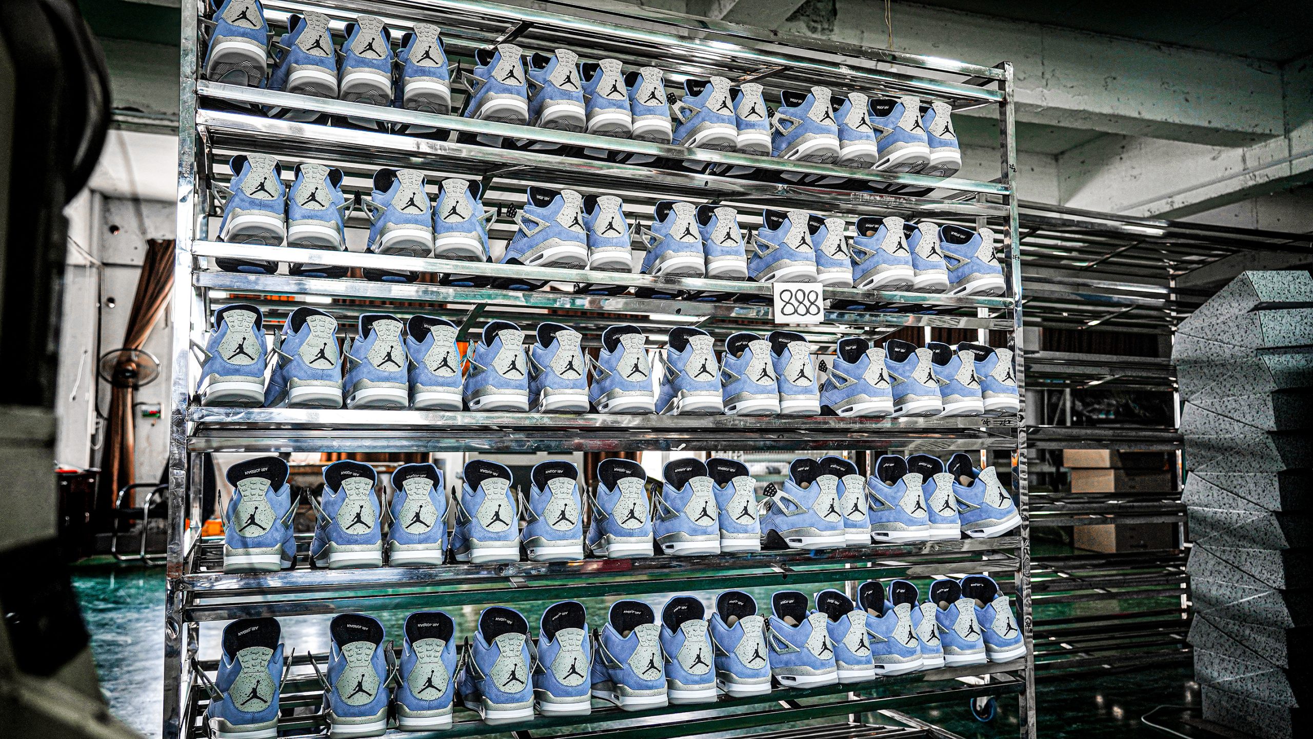 Jordan 4 Retro University Blue