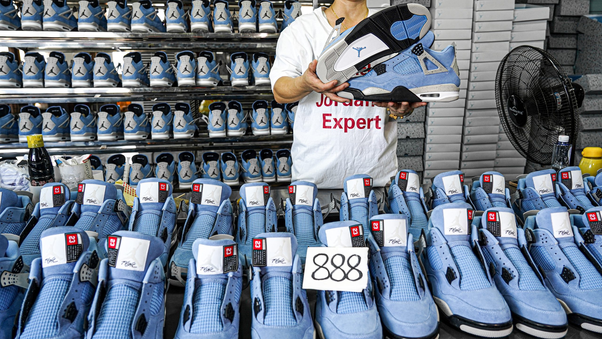 Jordan 4 Retro University Blue