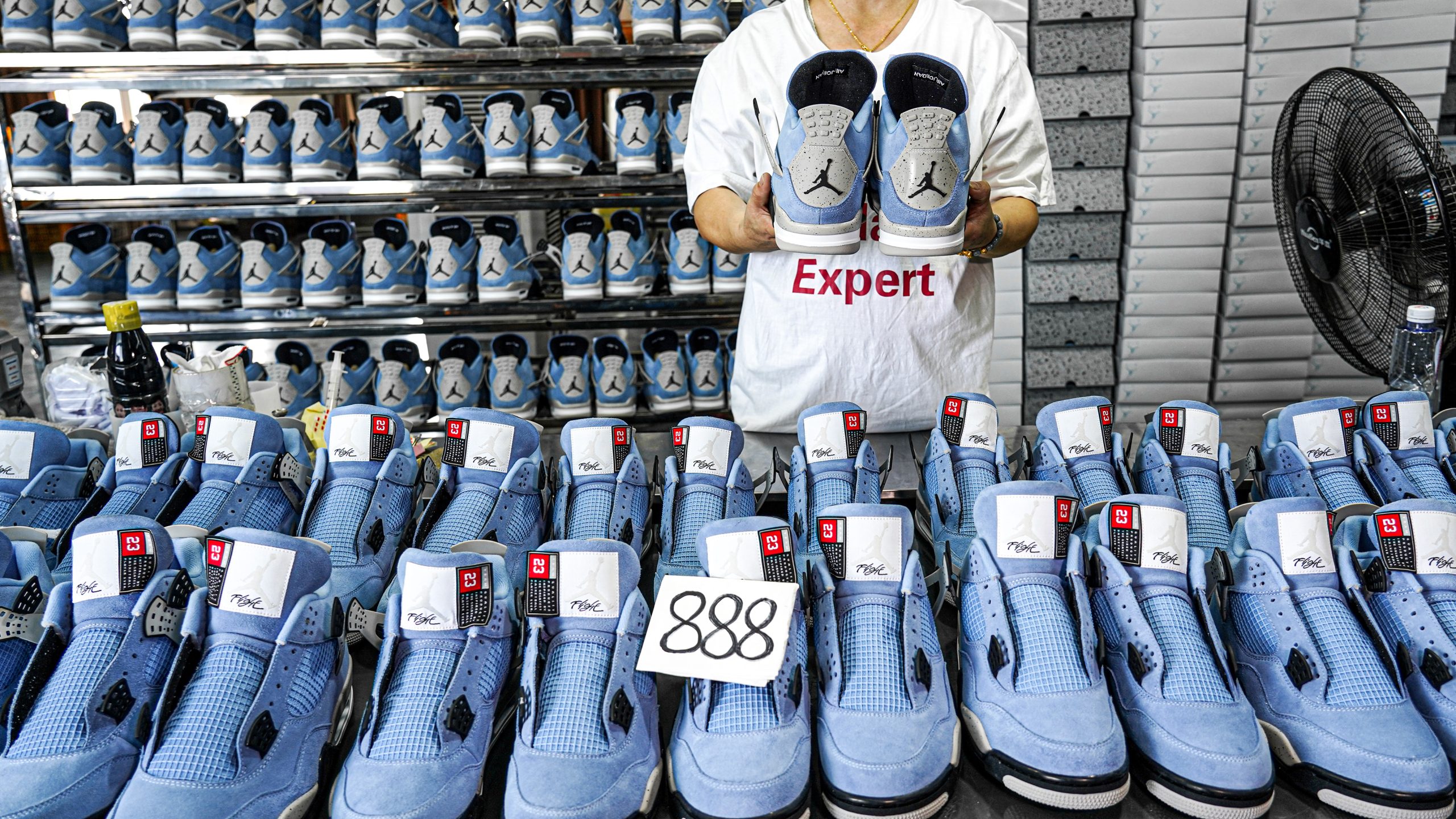 Jordan 4 Retro University Blue