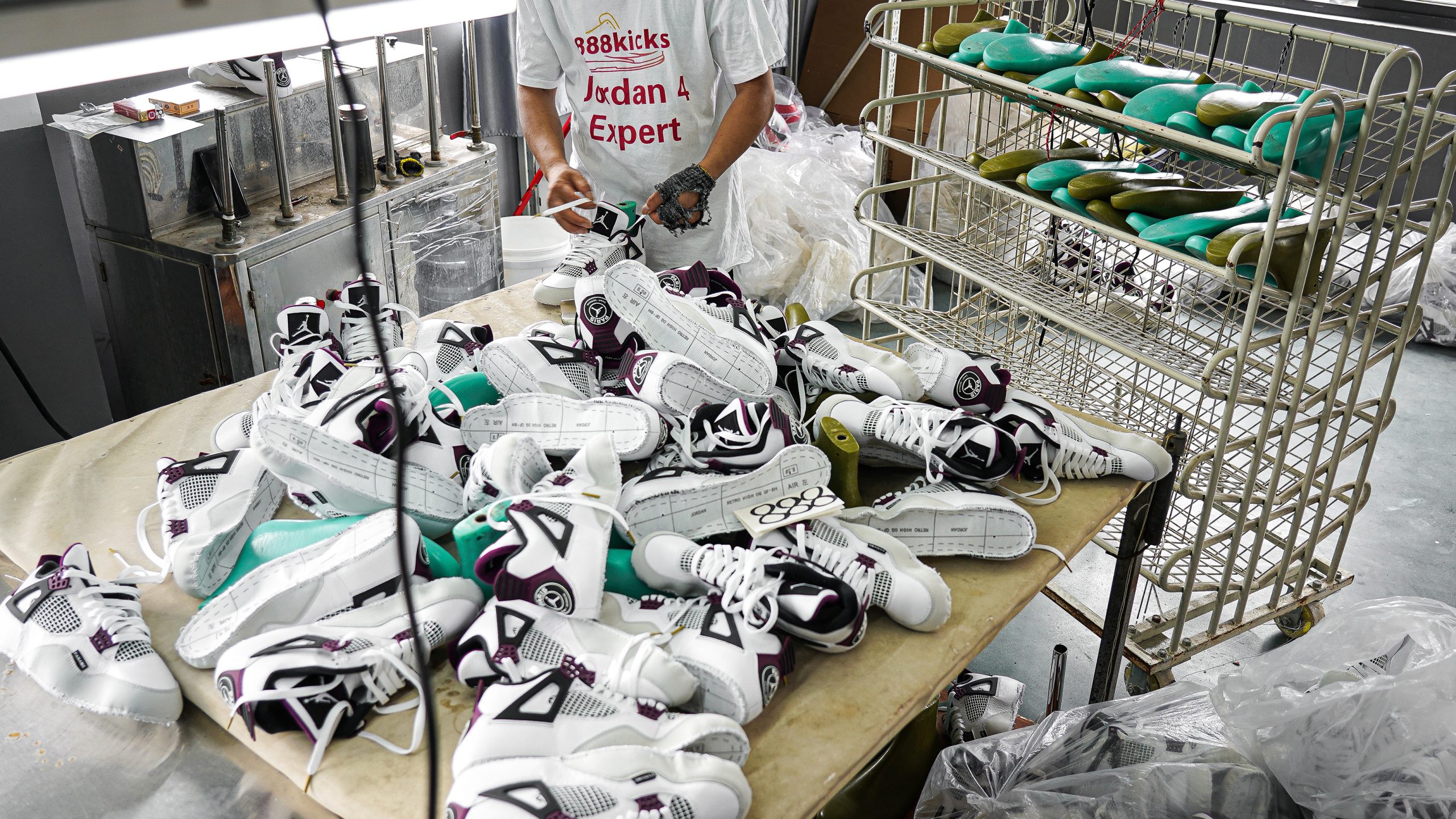 Jordan 4 Retro PSG Paris Saint-Germain