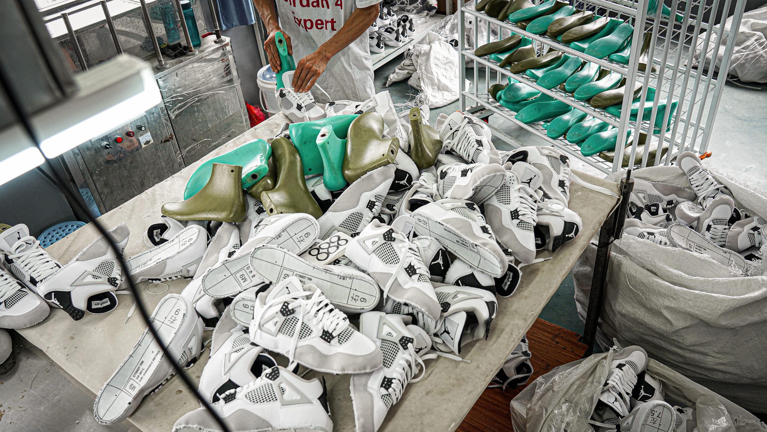 Jordan 4 Retro Military Black