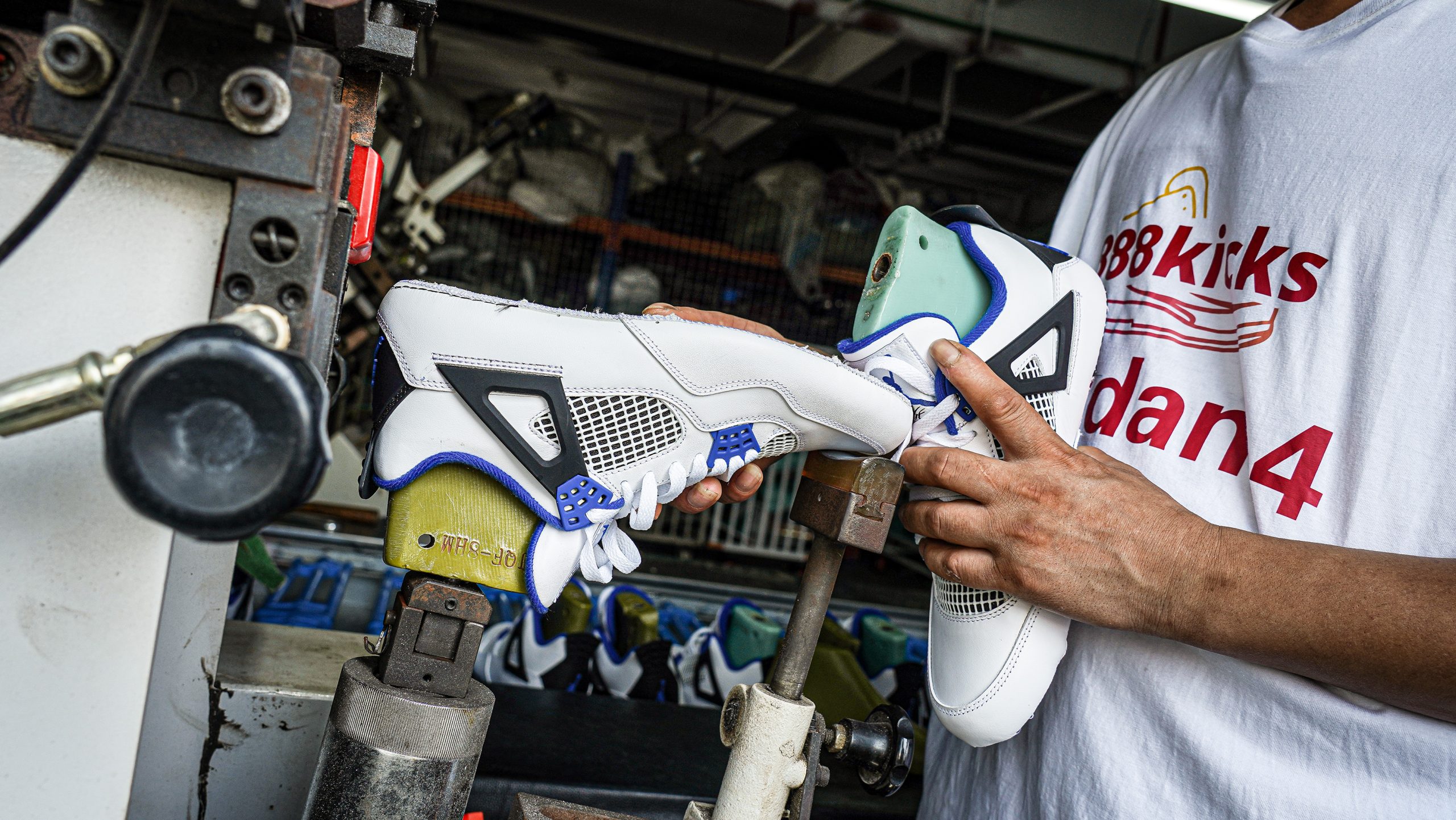 Jordan 4 Retro Motorsports 2017