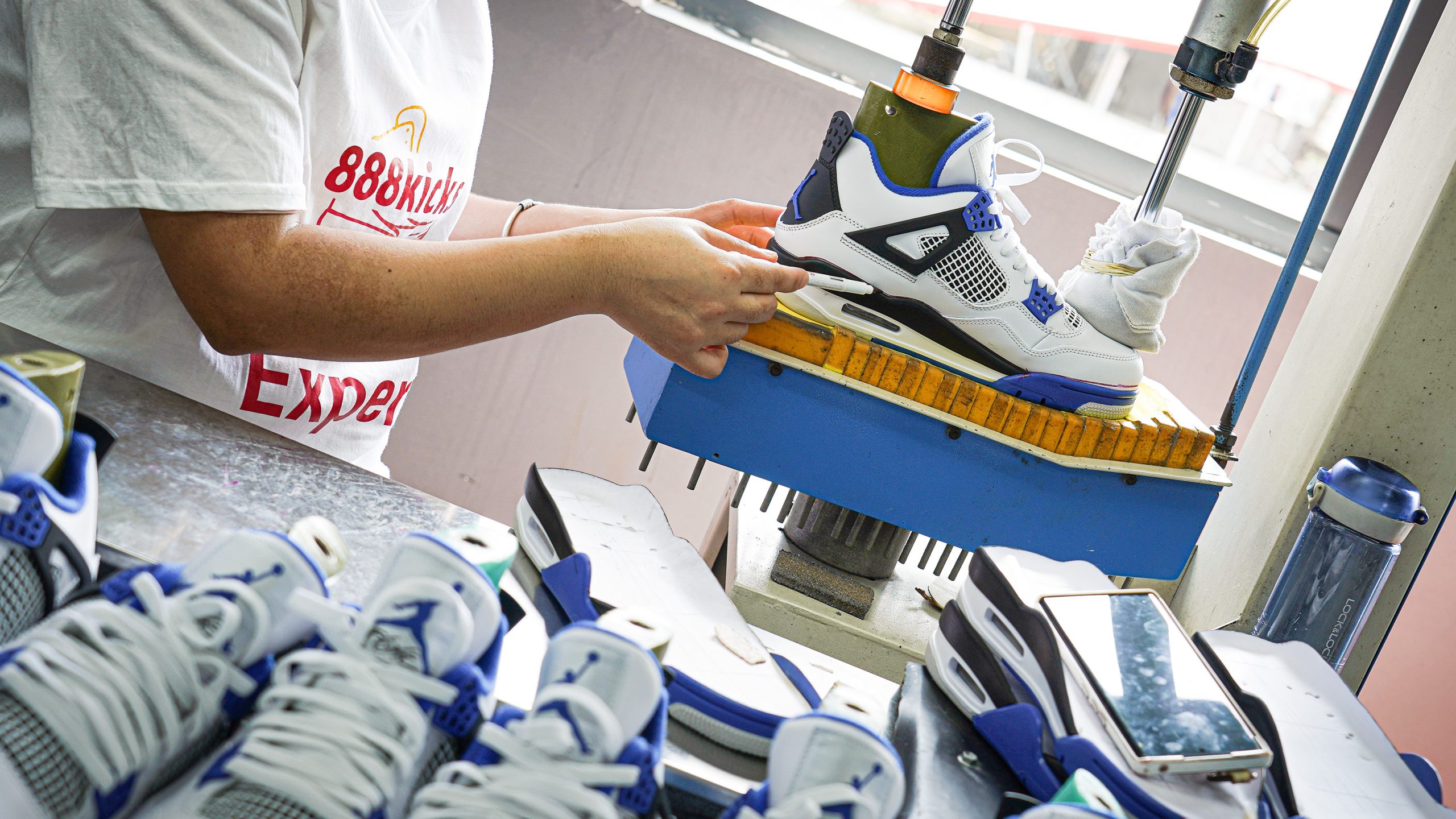 Jordan 4 Retro Motorsports 2017