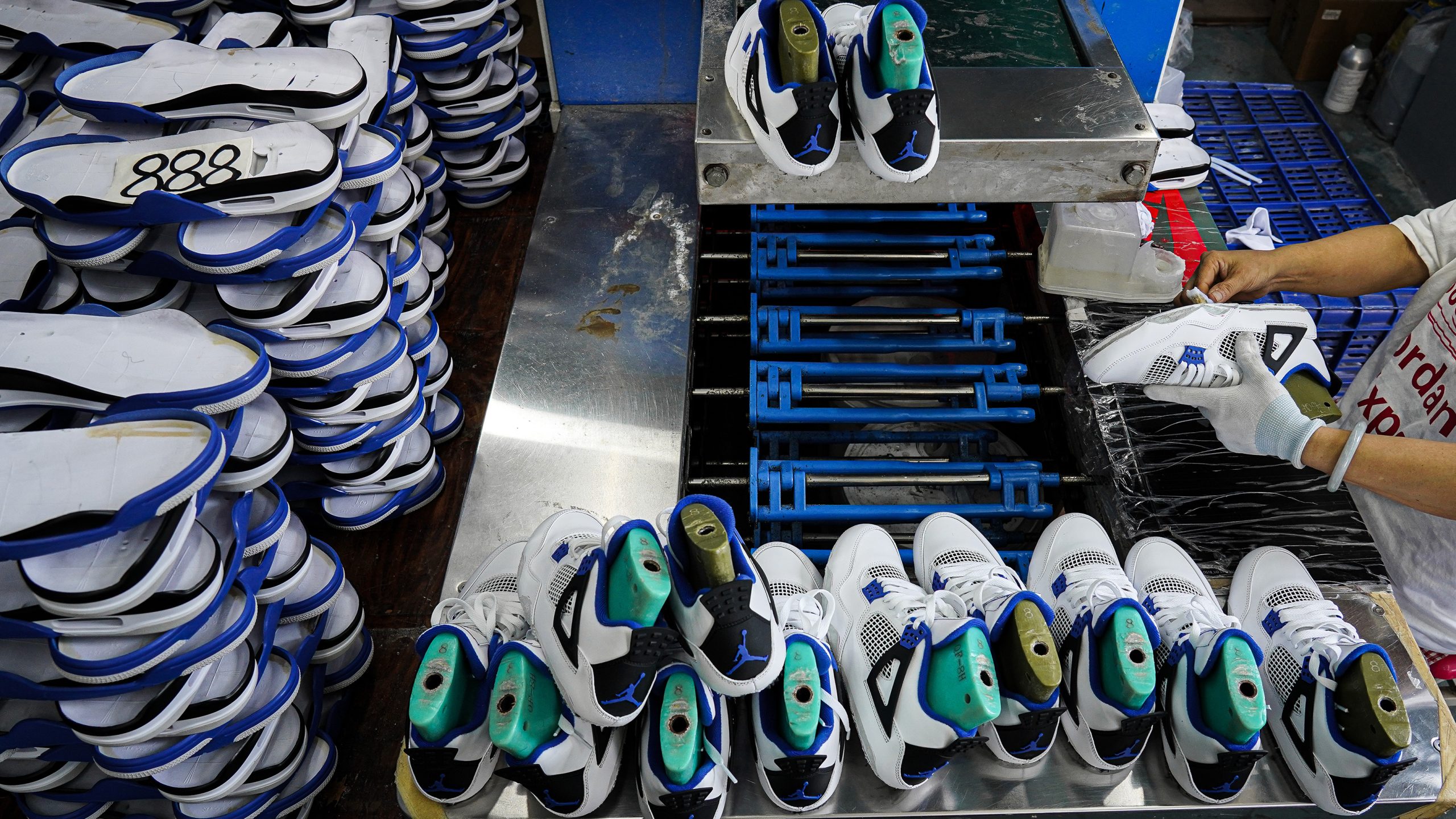 Jordan 4 Retro Motorsports 2017