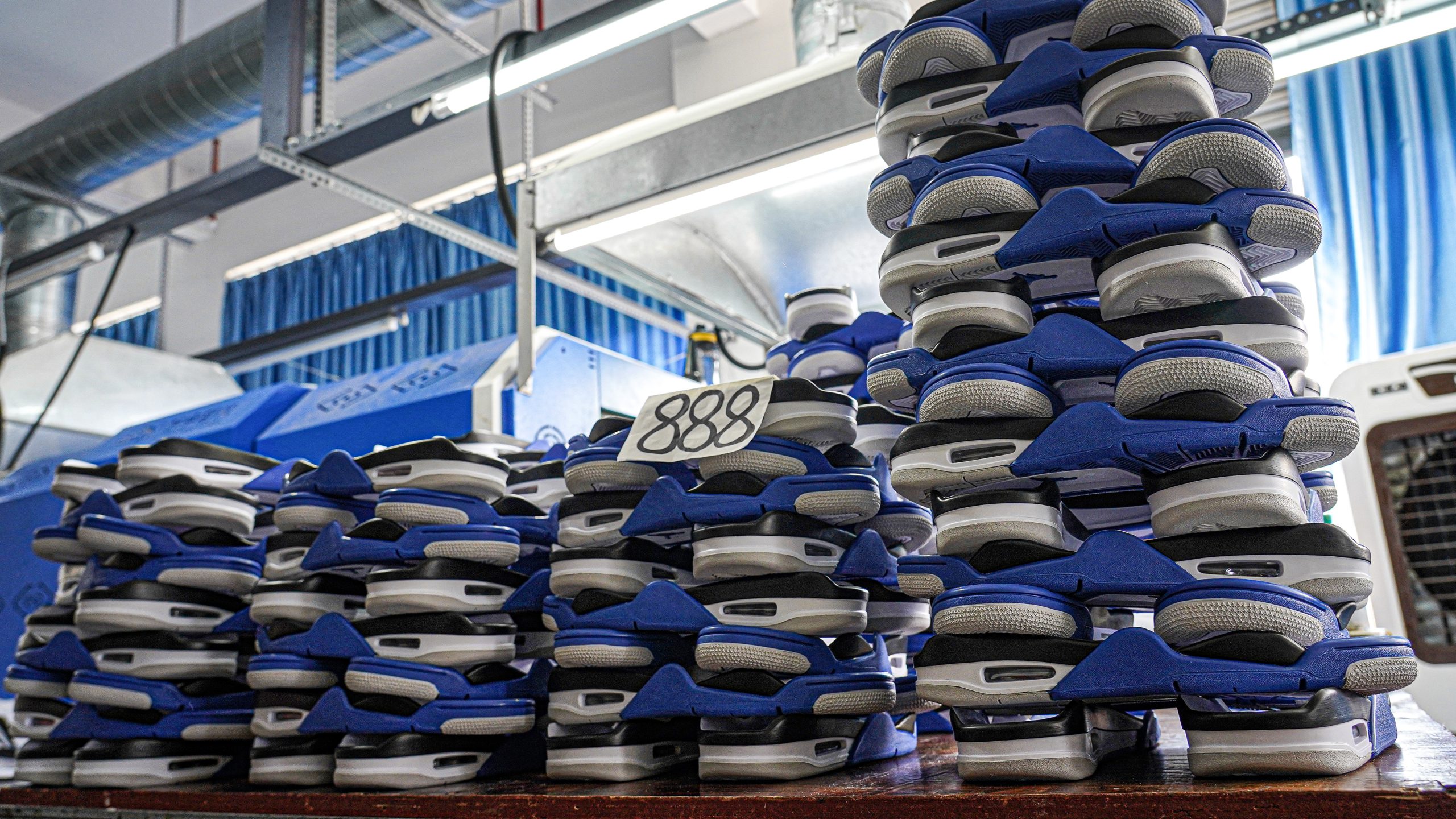 Jordan 4 Retro Motorsports 2017