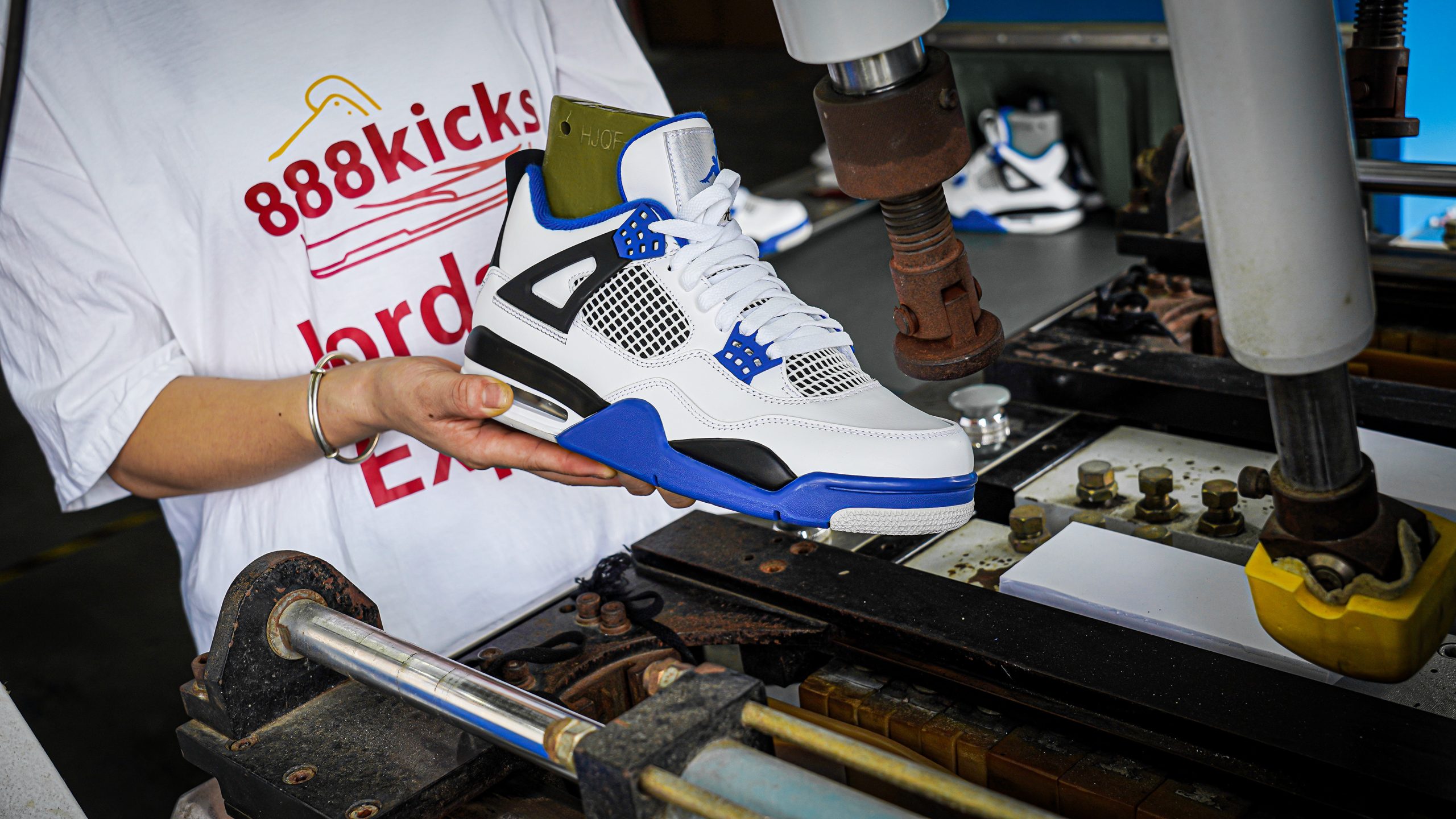 Jordan 4 Retro Motorsports 2017