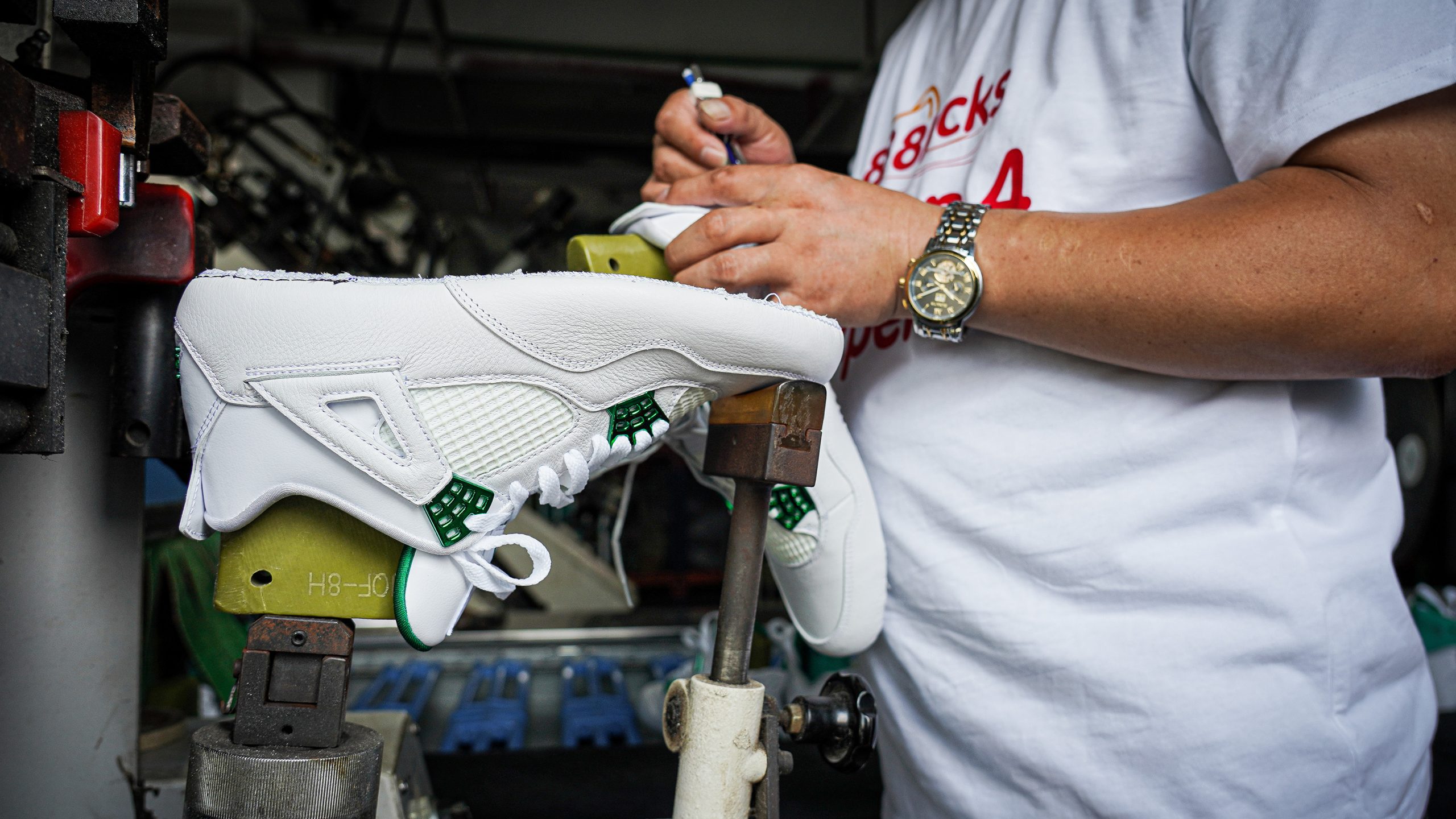 Jordan 4 Retro Metallic Green