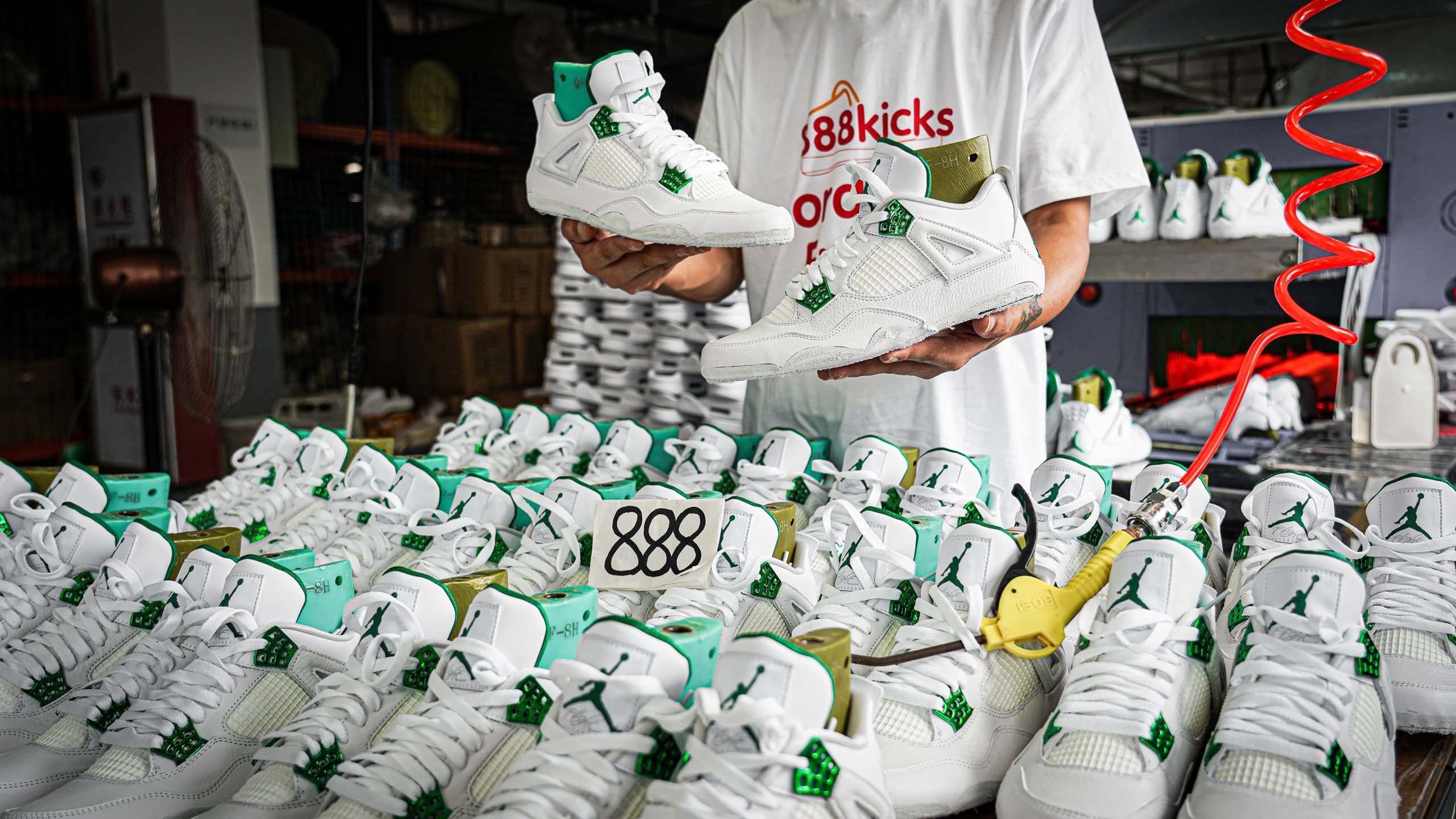 Jordan 4 Retro Metallic Green