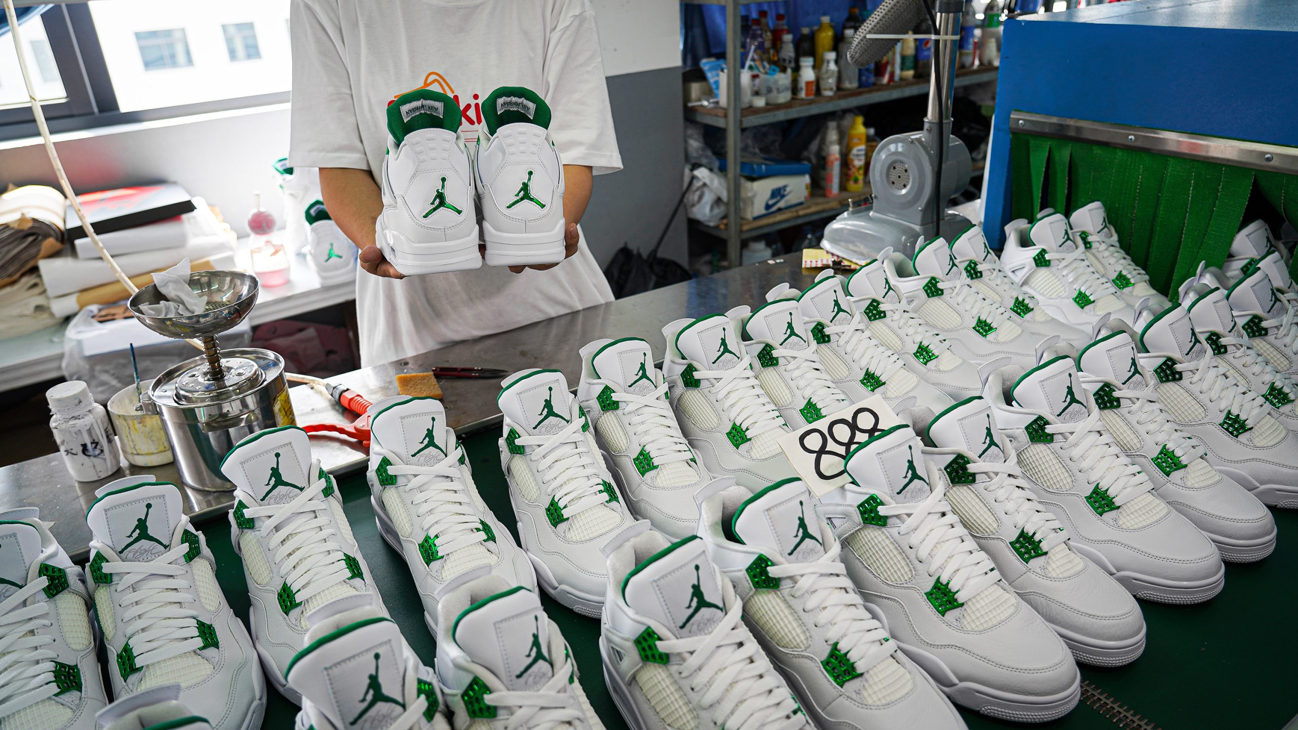 Jordan 4 Retro Metallic Green