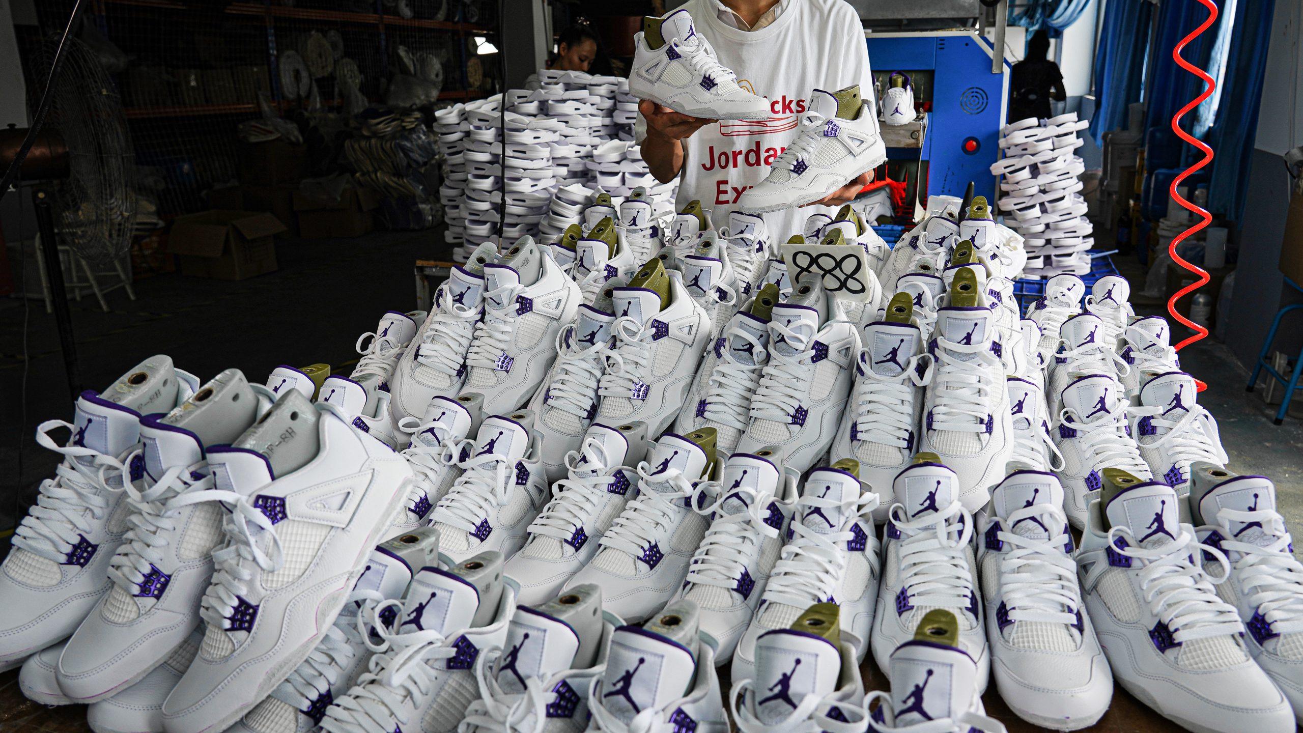 Jordan 4 Retro Metallic Purple