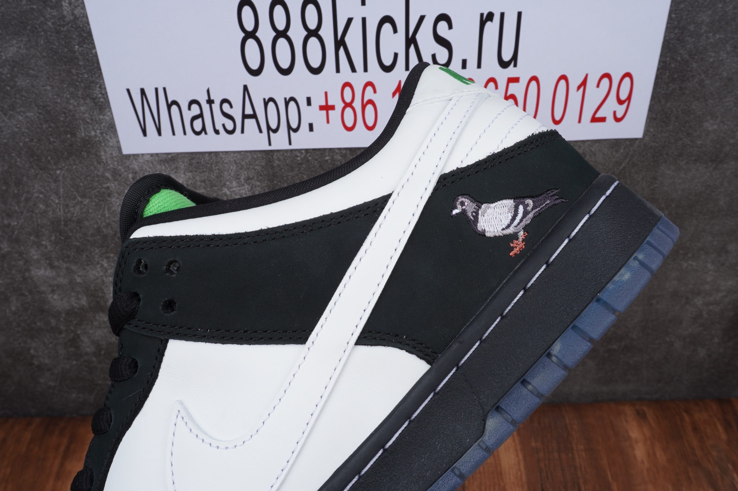 Nike SB Dunk Low Staple Panda Pigeon