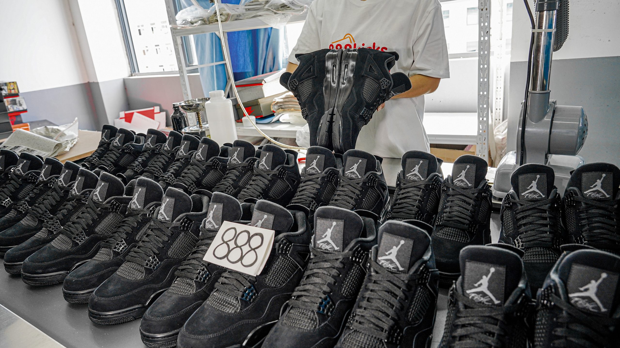 Jordan 4 Retro Black Cat 2020