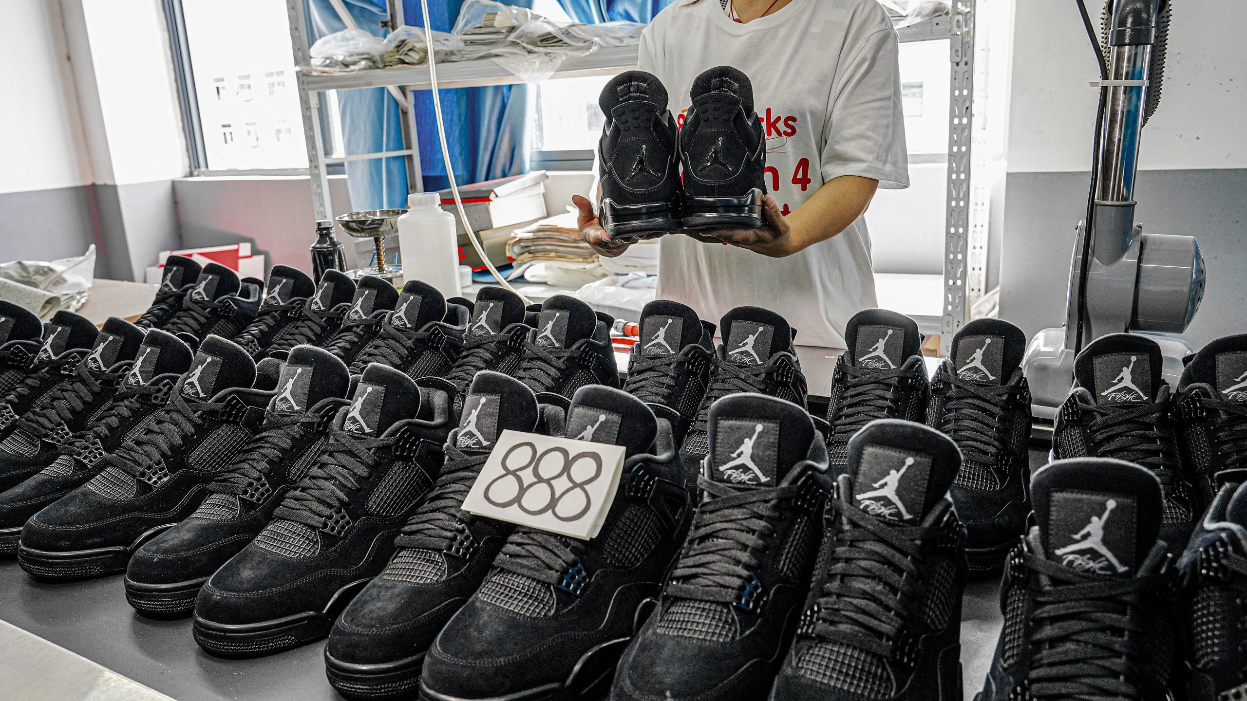 Jordan 4 Retro Black Cat 2020