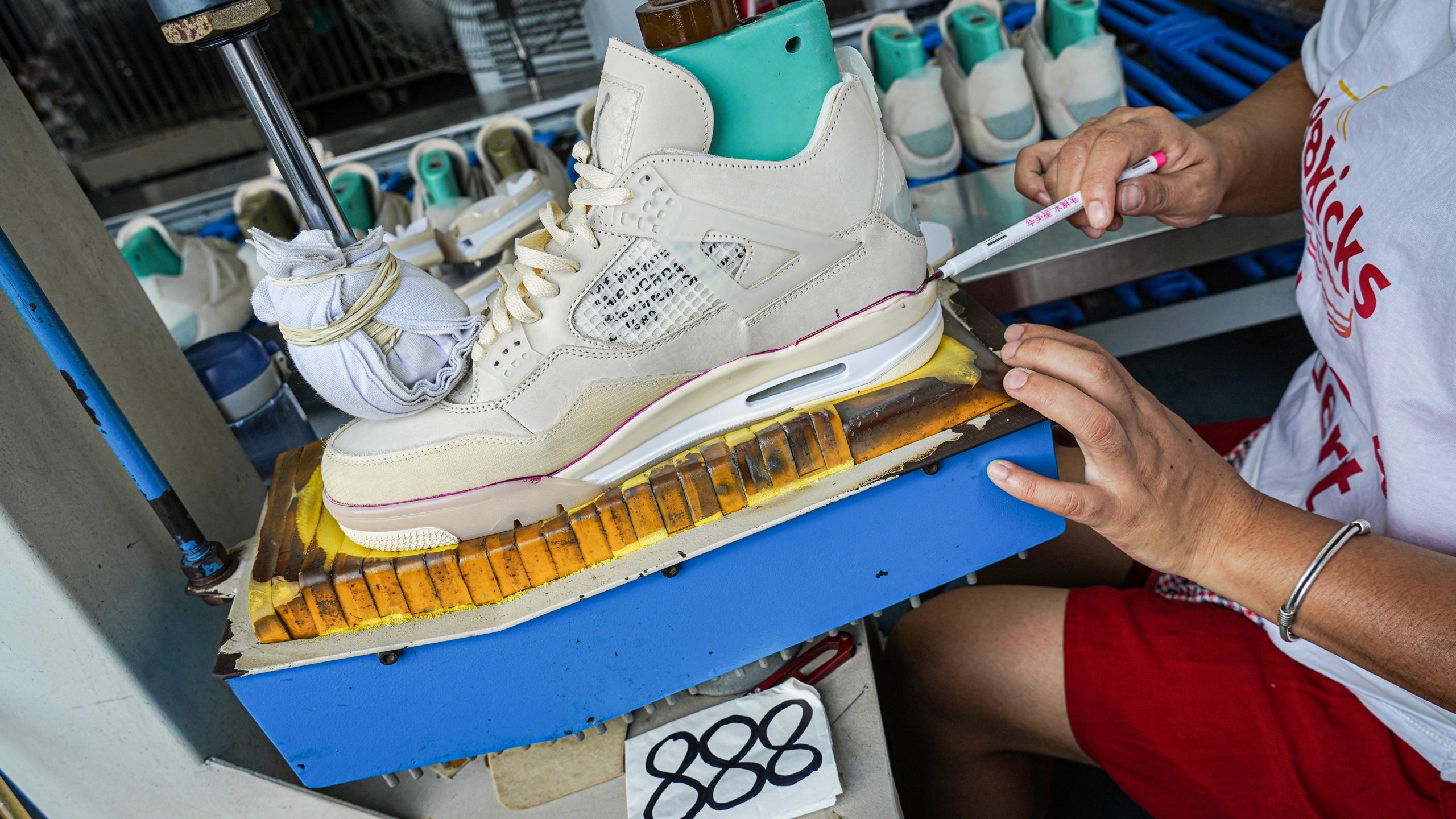 Jordan 4 Retro Off-White Sail