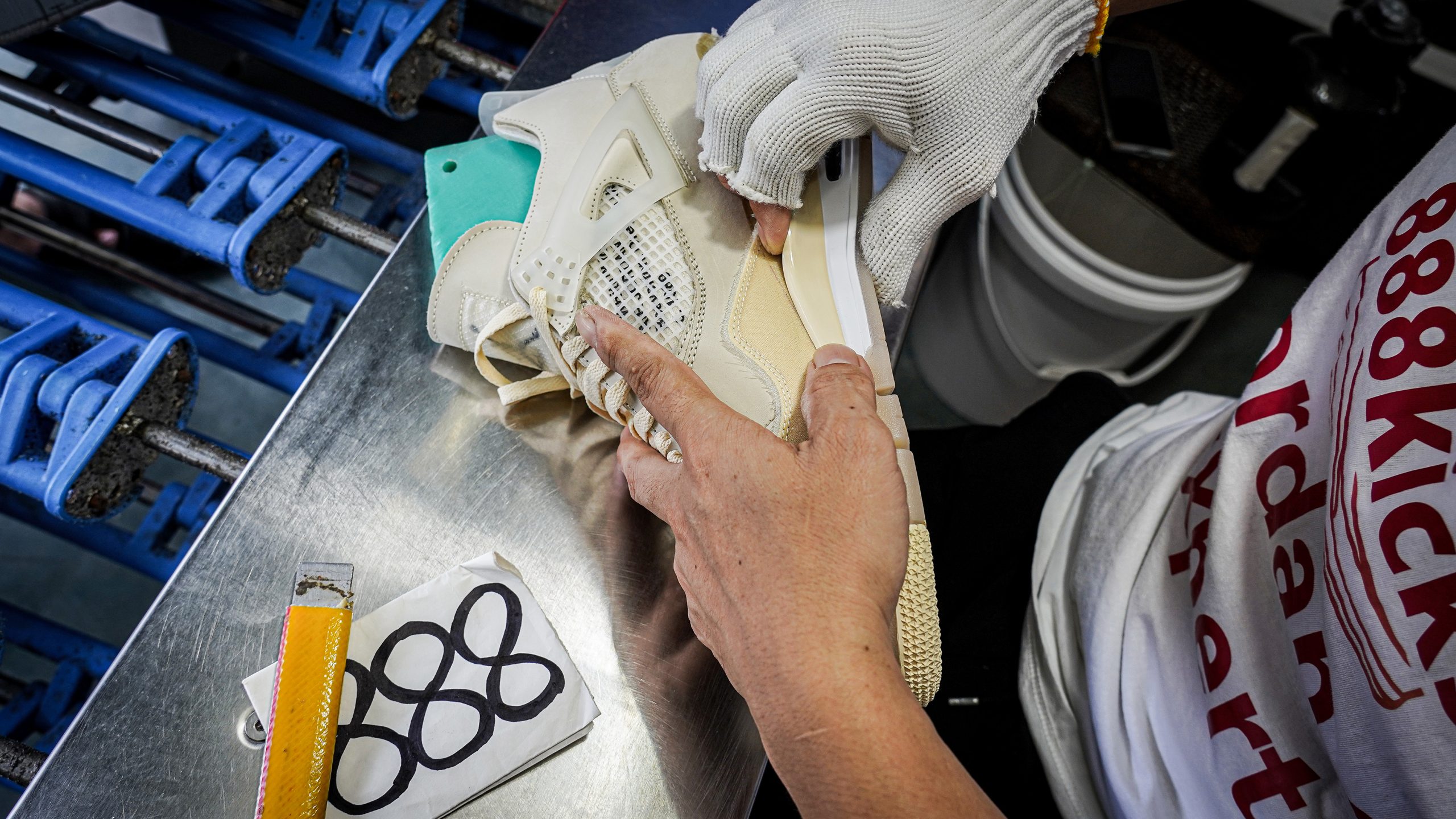 Jordan 4 Retro Off-White Sail