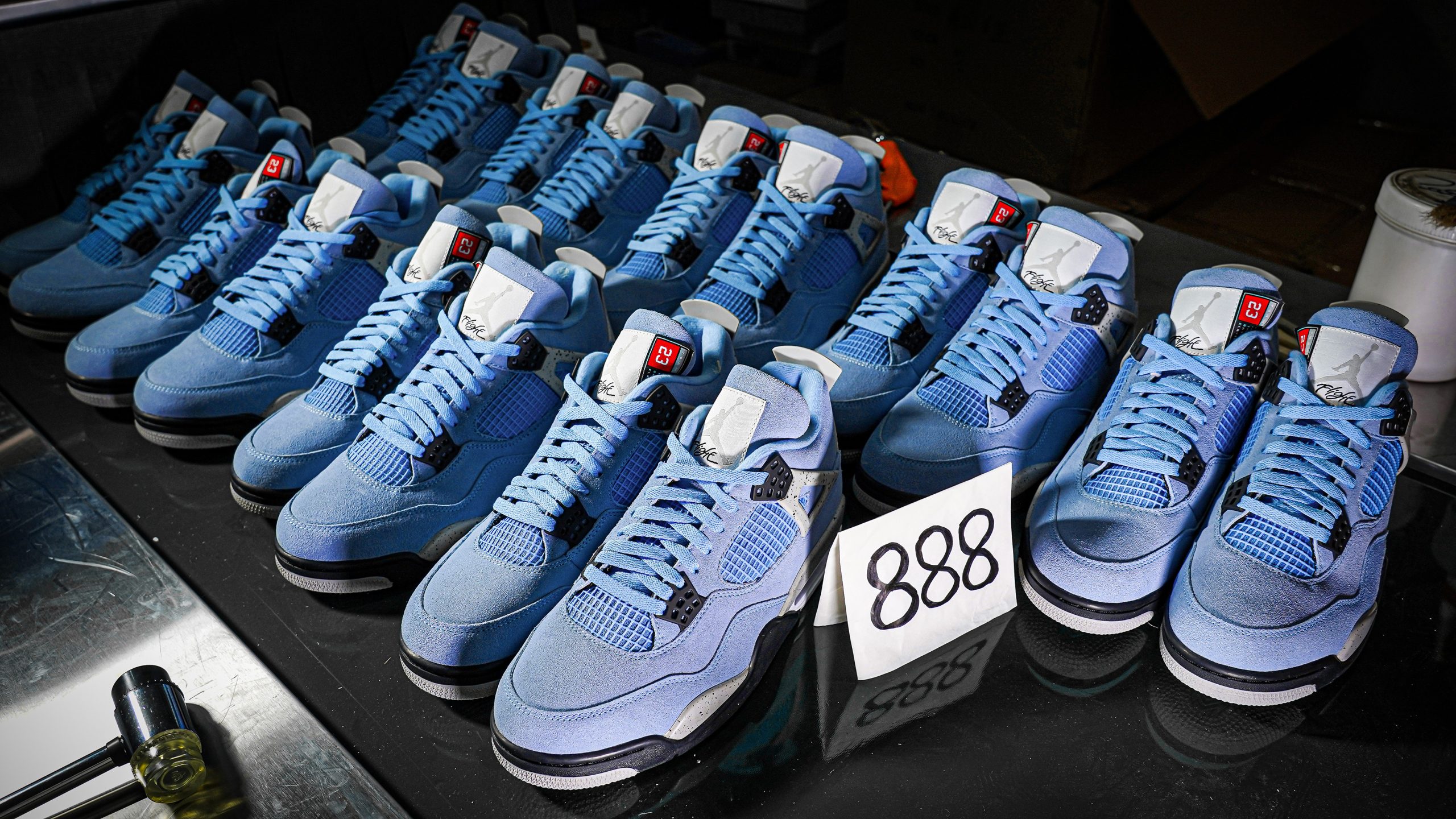 Jordan 4 Retro University Blue