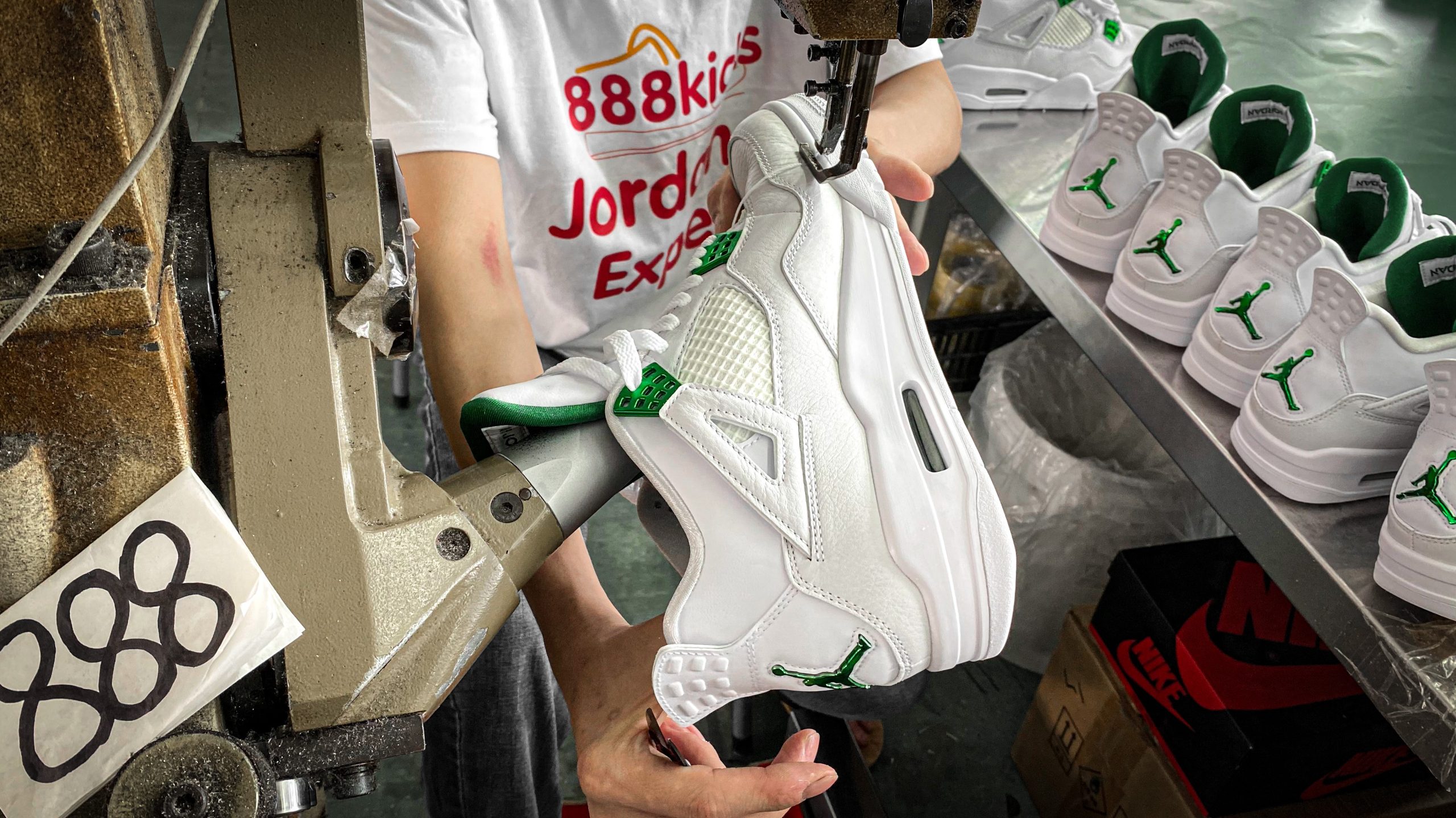 Jordan 4 Retro Metallic Green