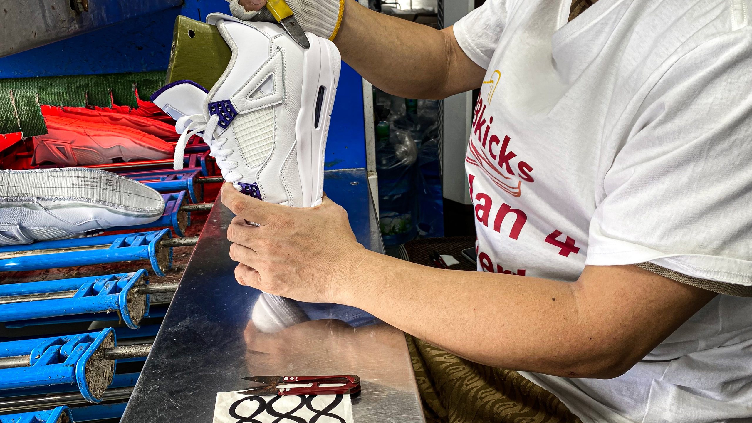 Jordan 4 Retro Metallic Purple