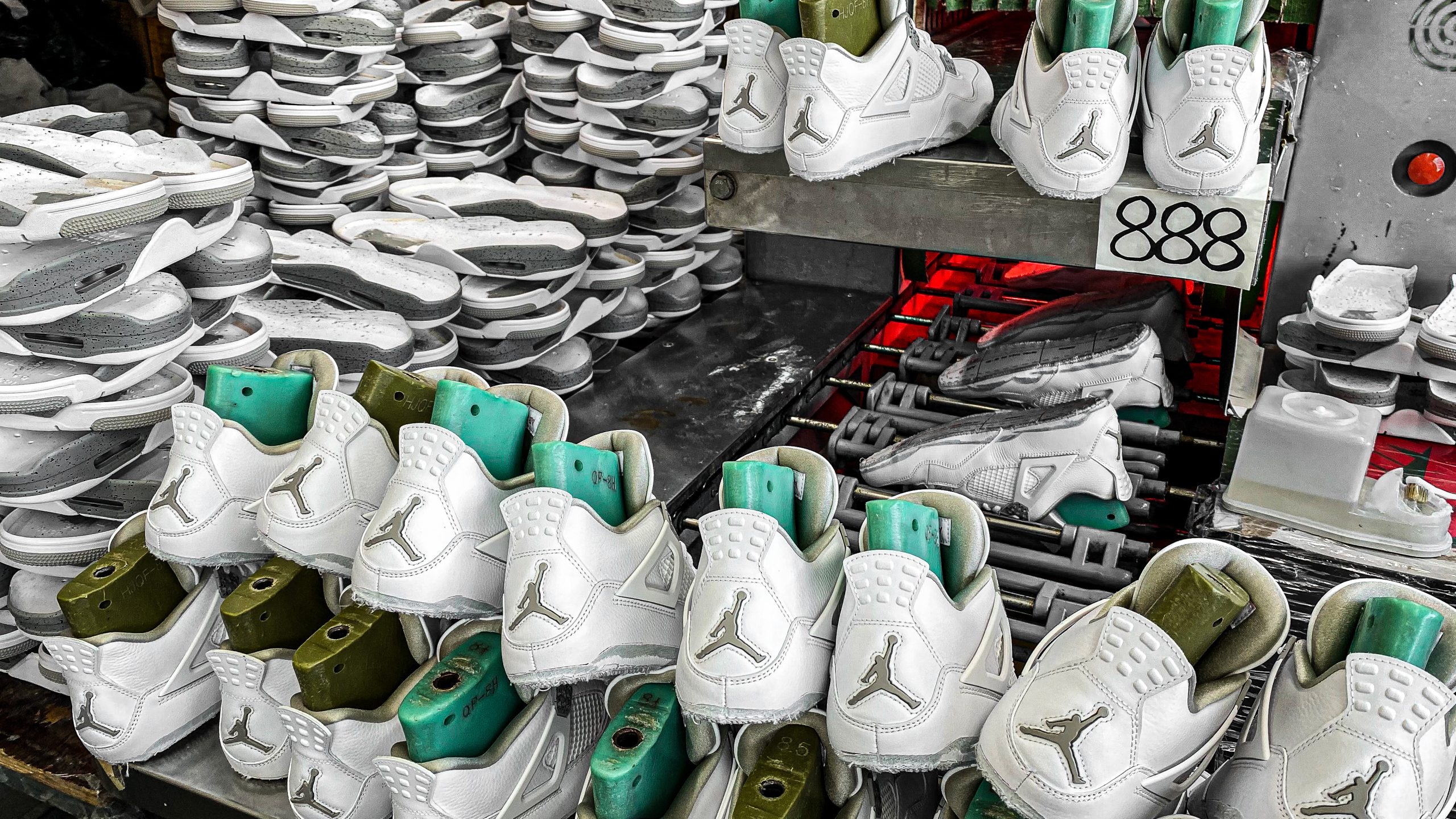 Jordan 4 Retro White Oreo 2021