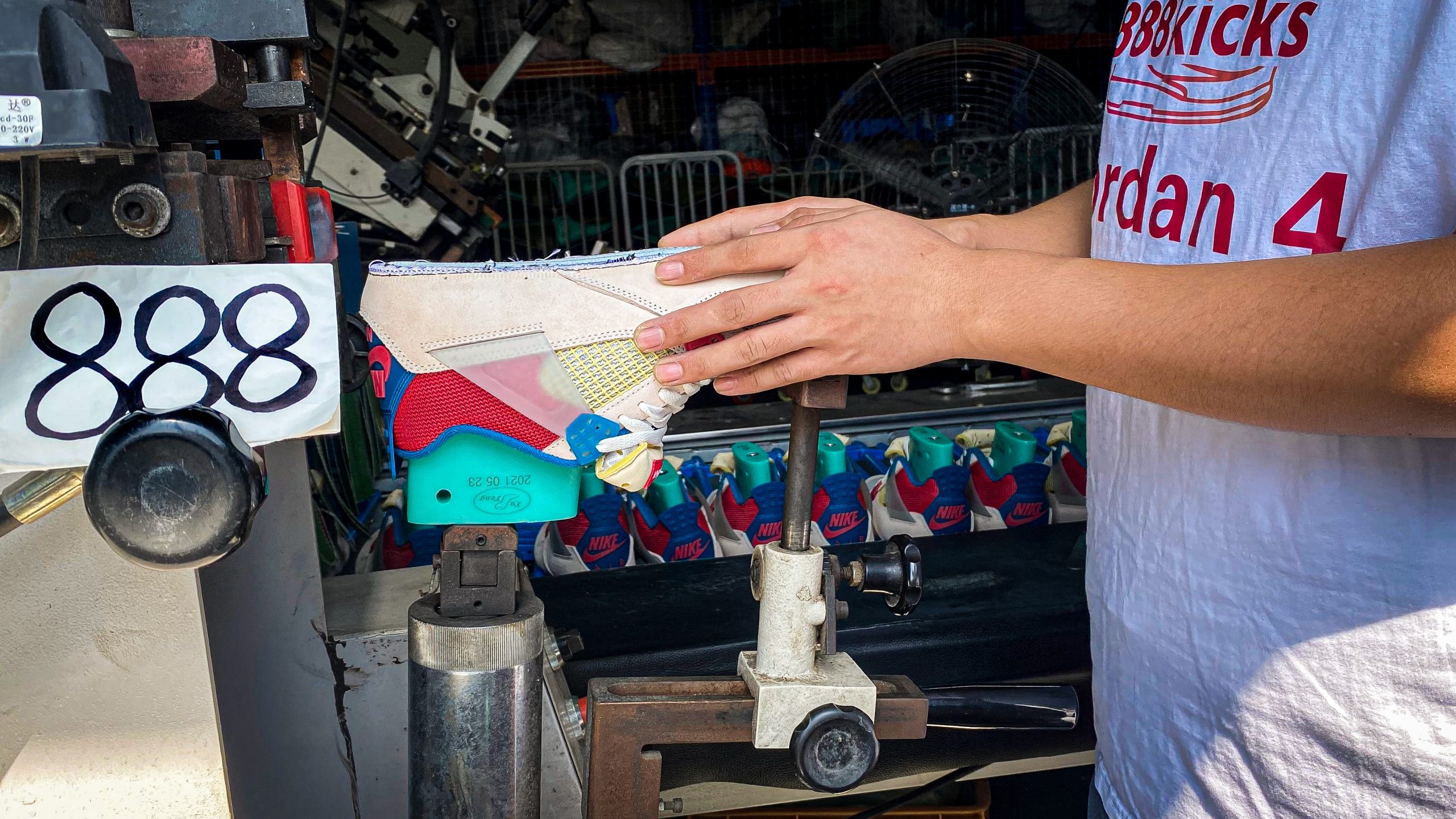 Jordan 4 Retro Union Guava Ice