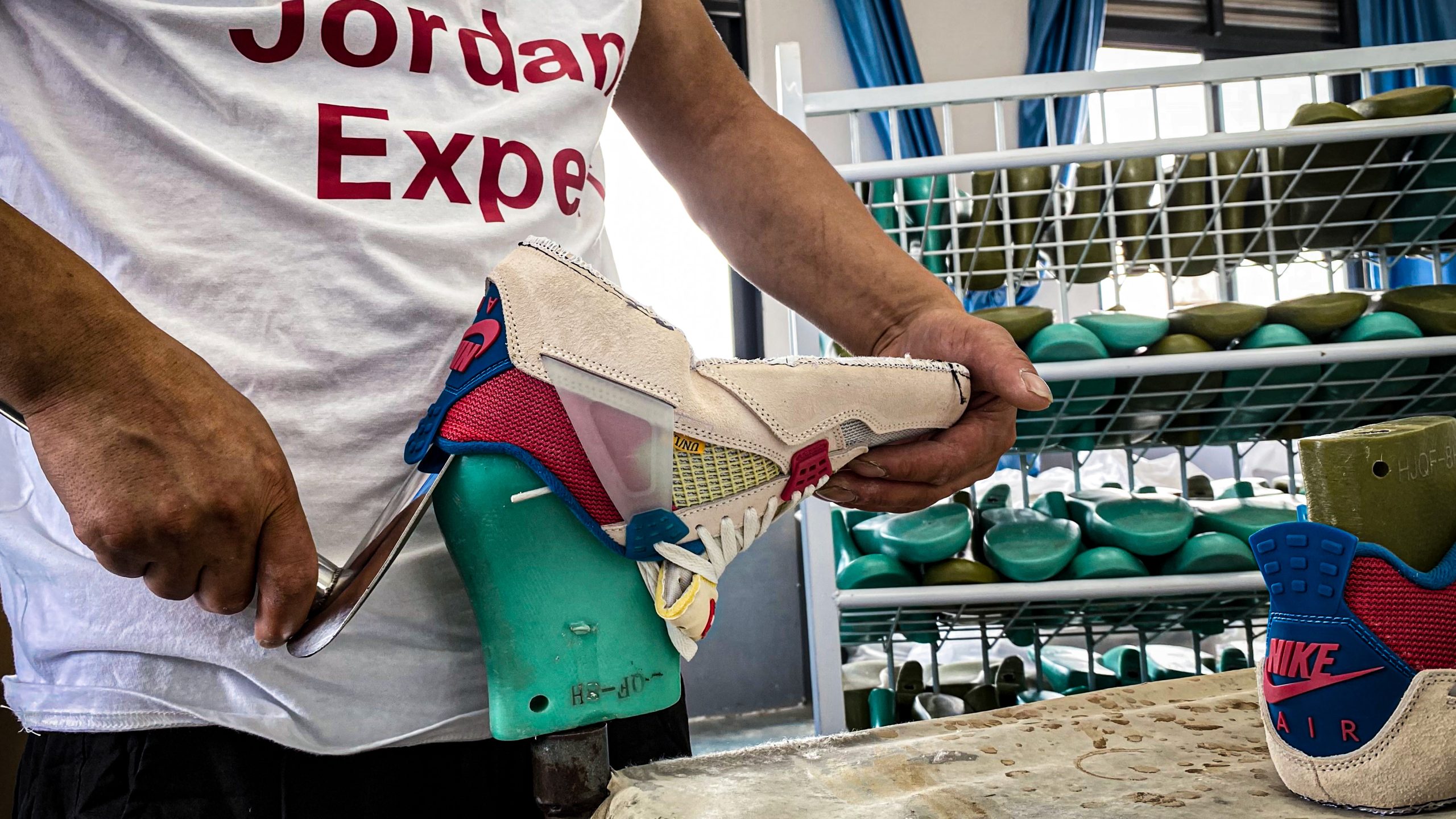 Jordan 4 Retro Union Guava Ice