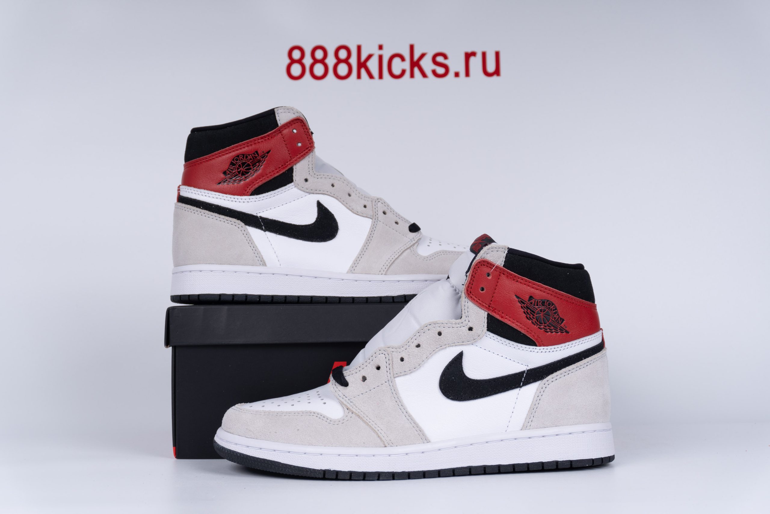 Jordan 1 Retro High Light Smoke Grey