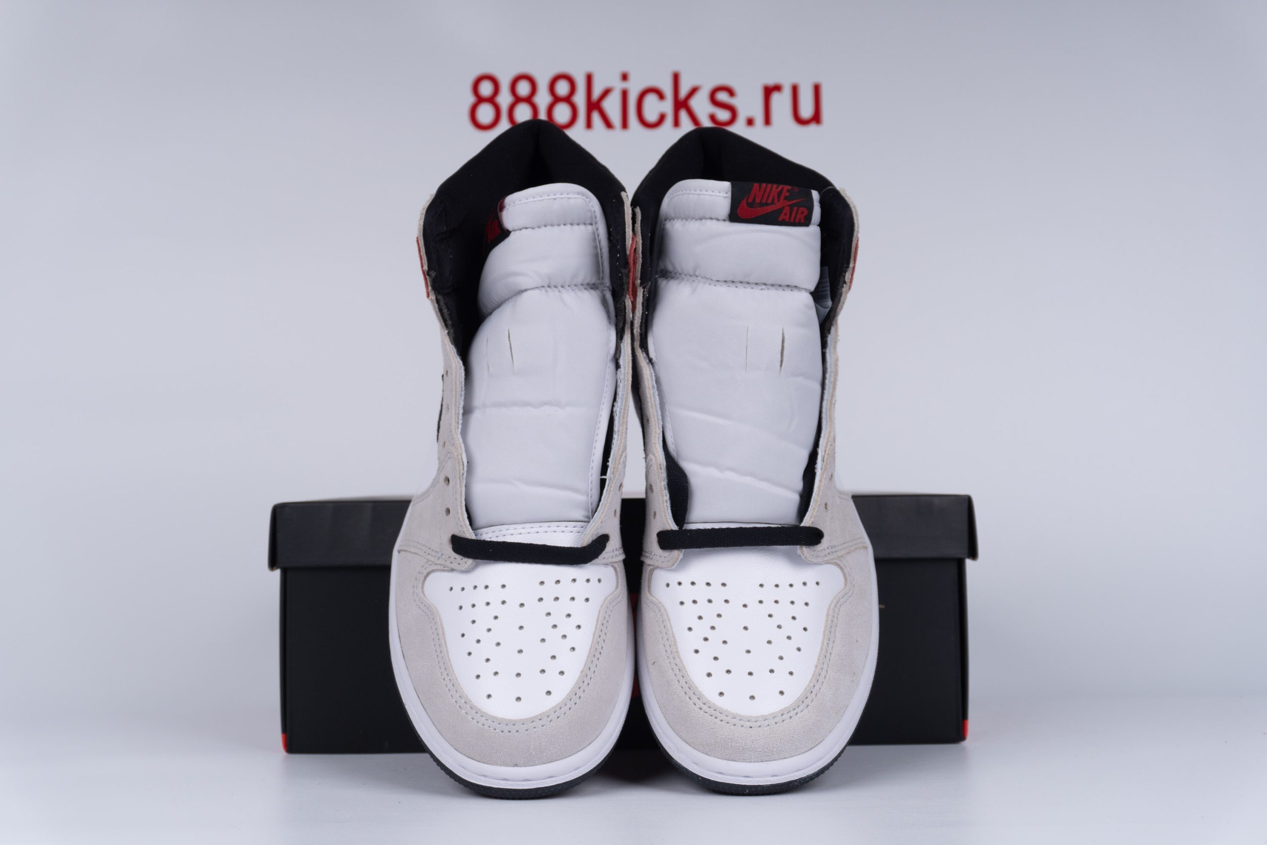 Jordan 1 Retro High Light Smoke Grey