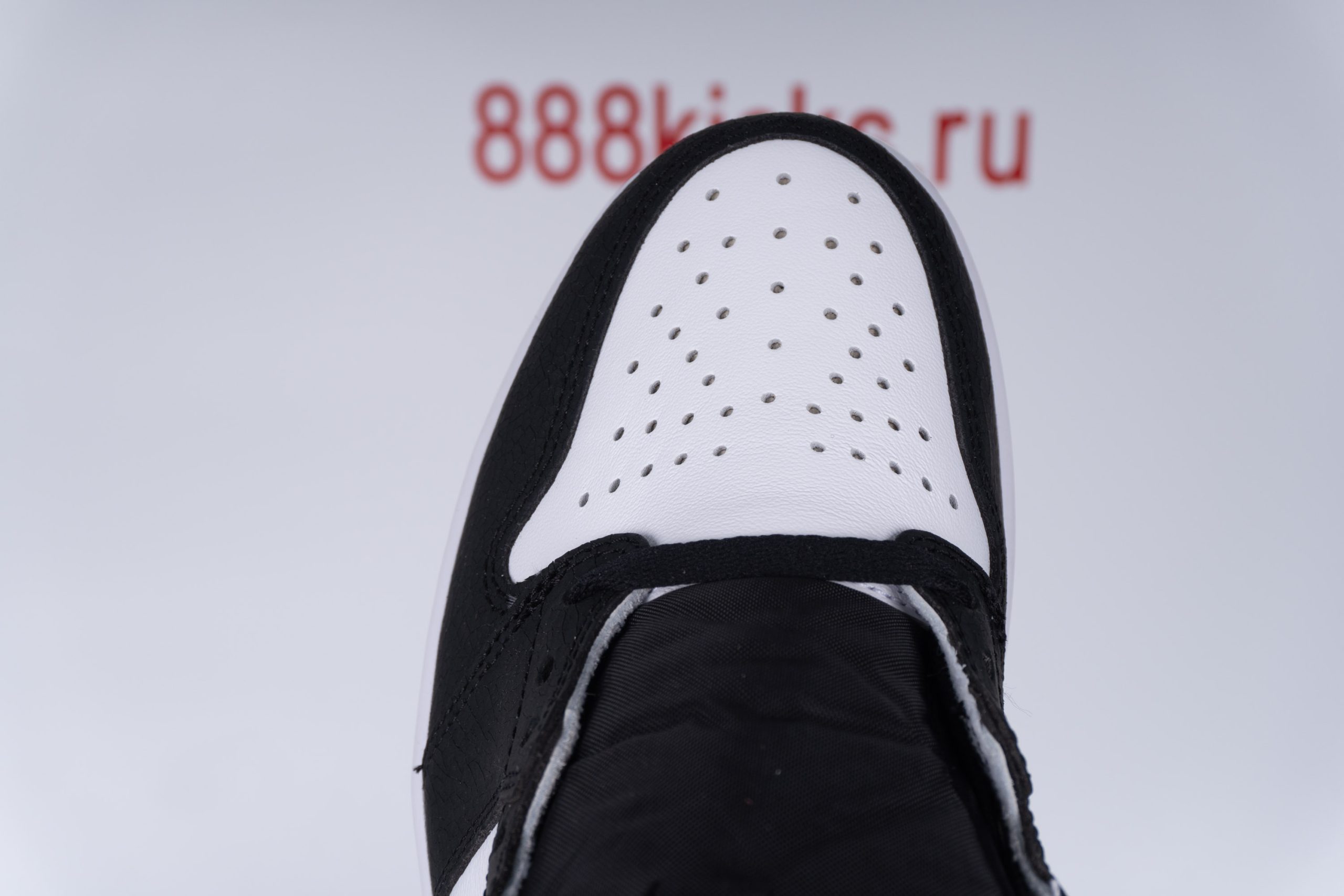 Jordan 1 Retro High OG Bleached Coral