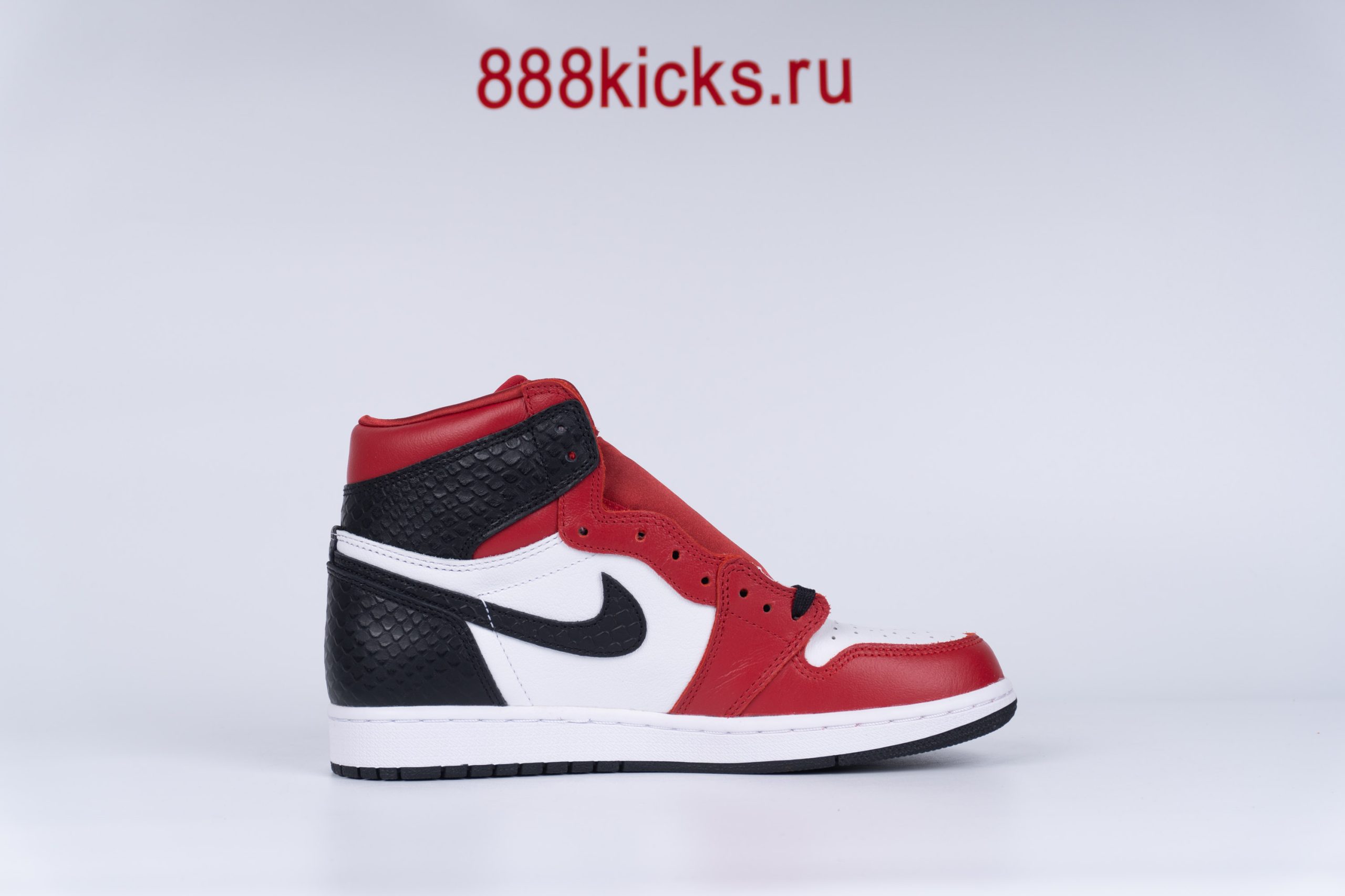 Jordan 1 Retro High Satin Snake Chicago (W)