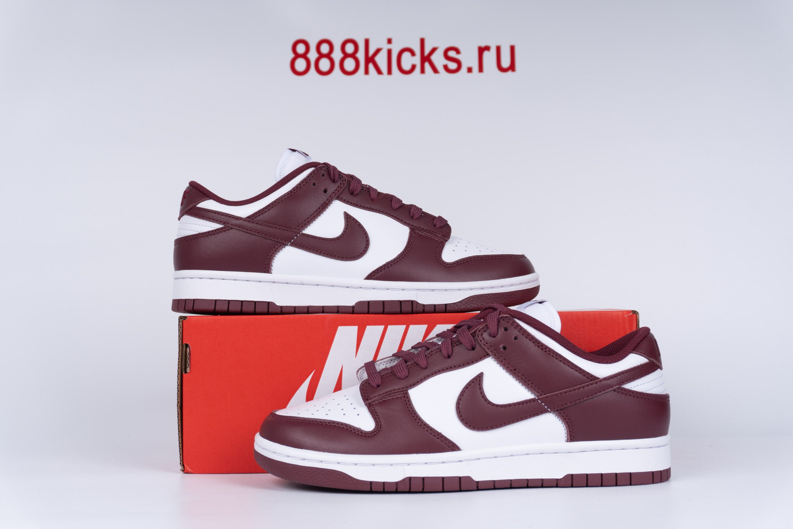 Nike Dunk Low Bordeaux (W)