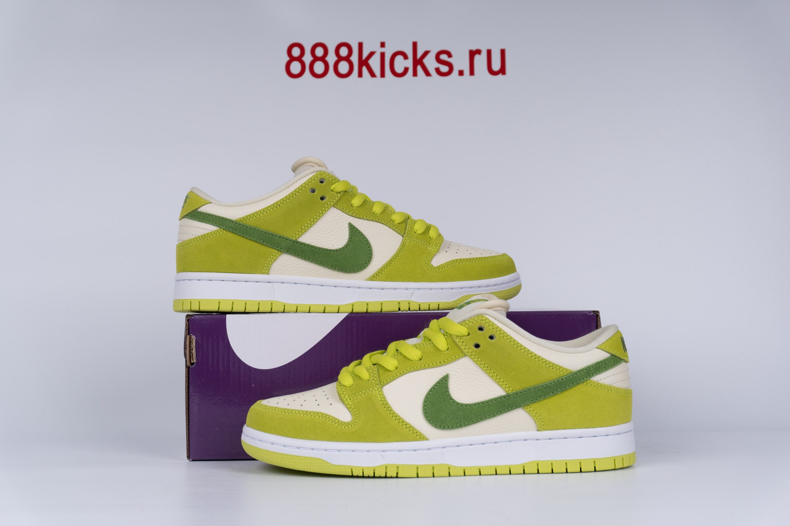 Nike SB Dunk Low Green Apple
