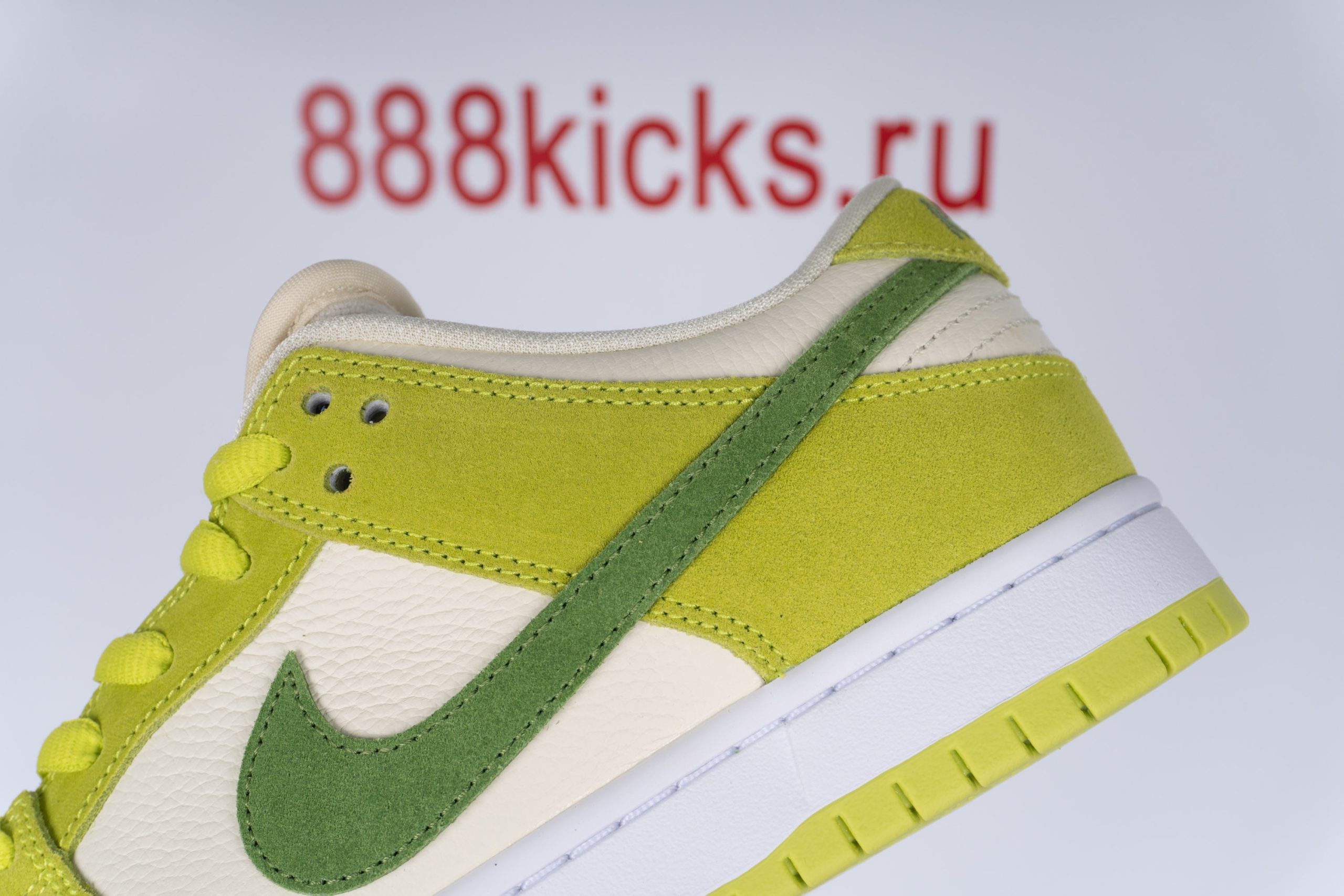 Nike SB Dunk Low Green Apple